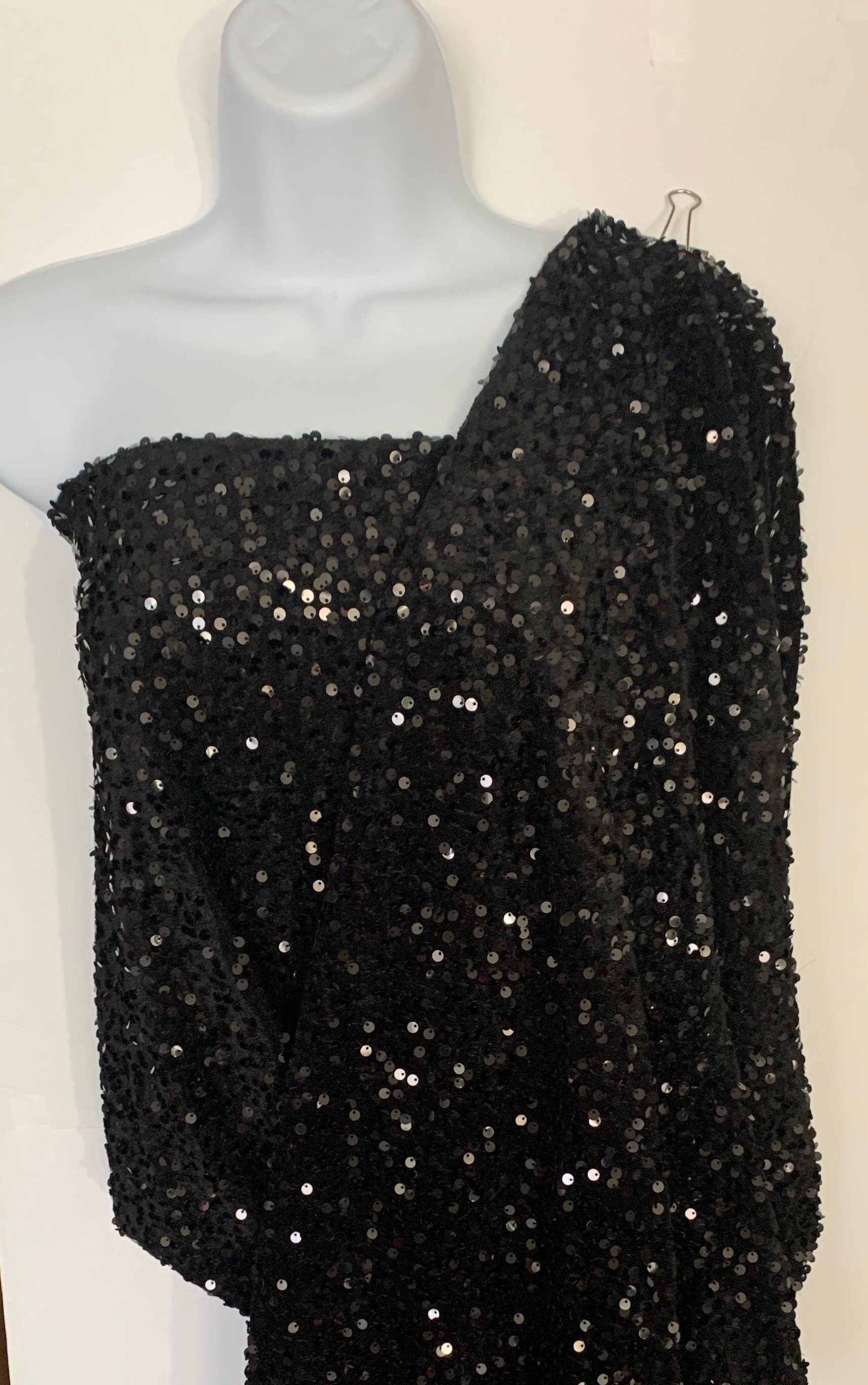 Black color Pane Velour Sequins, color black 58/60".