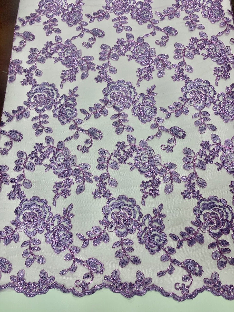 Lace embroidery sequins double scalloped 49/50" color lilac design 0455911