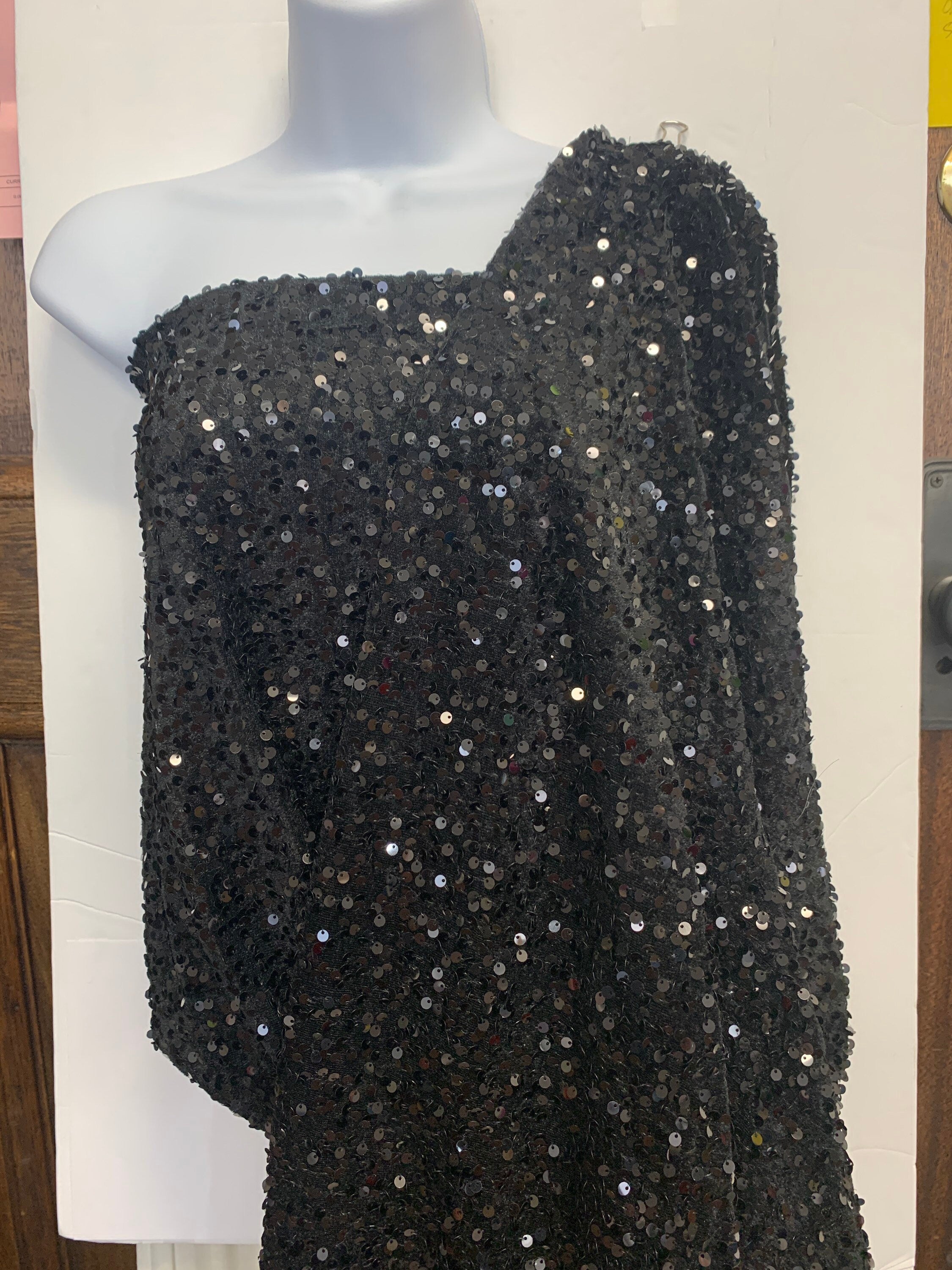 Black color Pane Velour Sequins, color black 58/60".