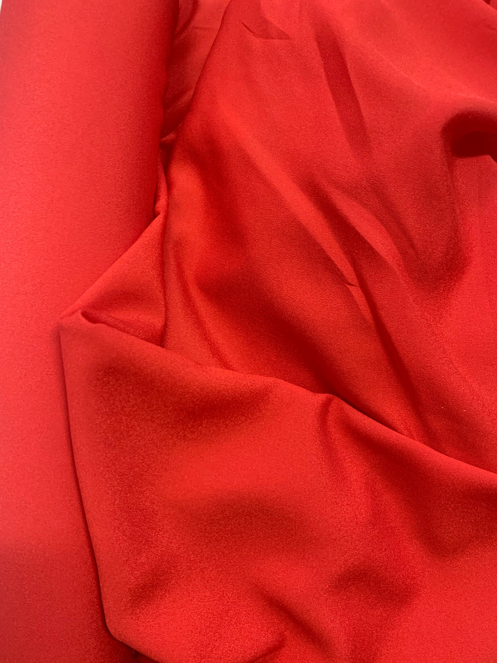 Red Pebble Georgette Fabric color Red, width 58/60" 100% polyester