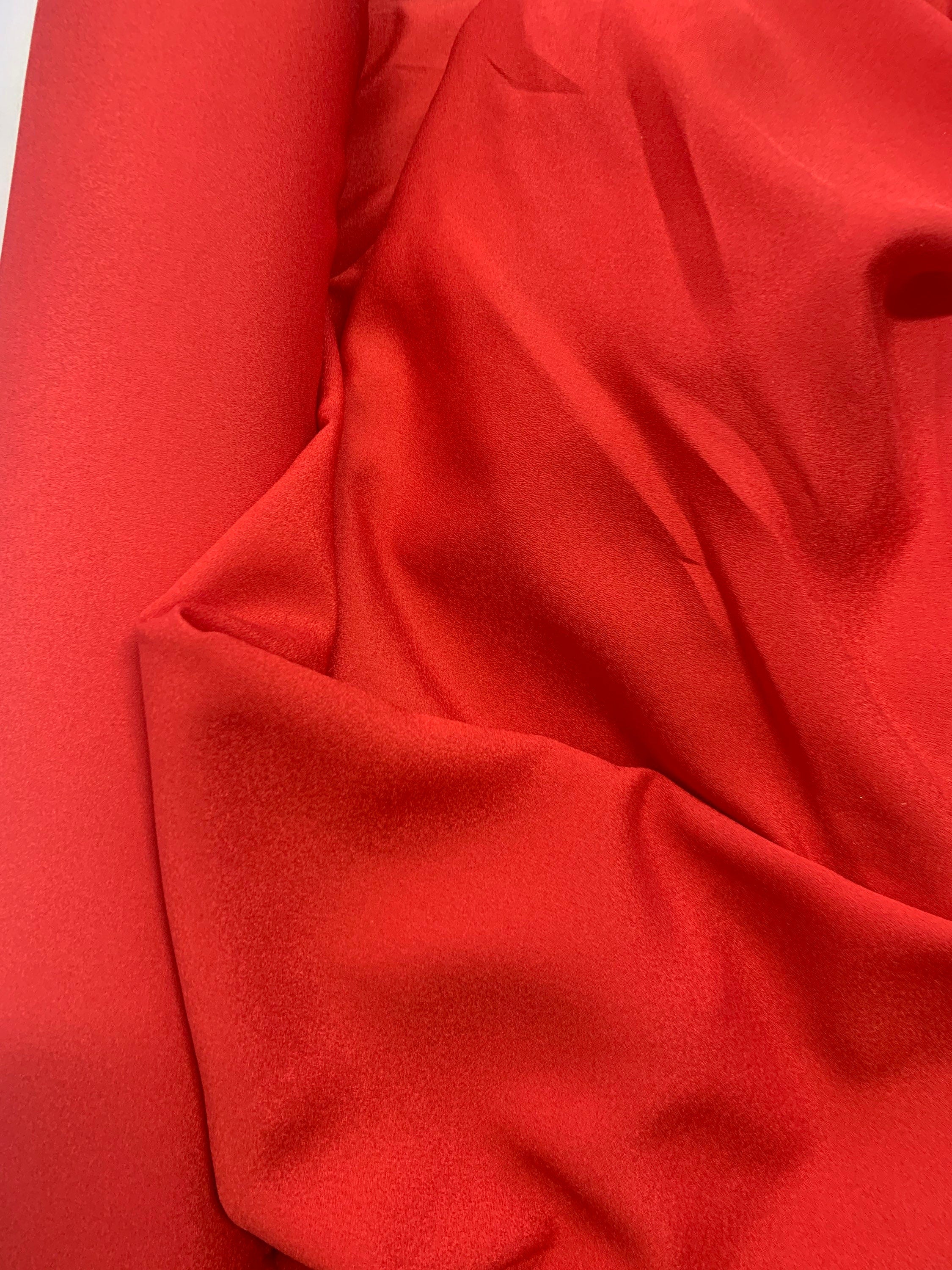 Red Pebble Georgette Fabric color Red, width 58/60" 100% polyester