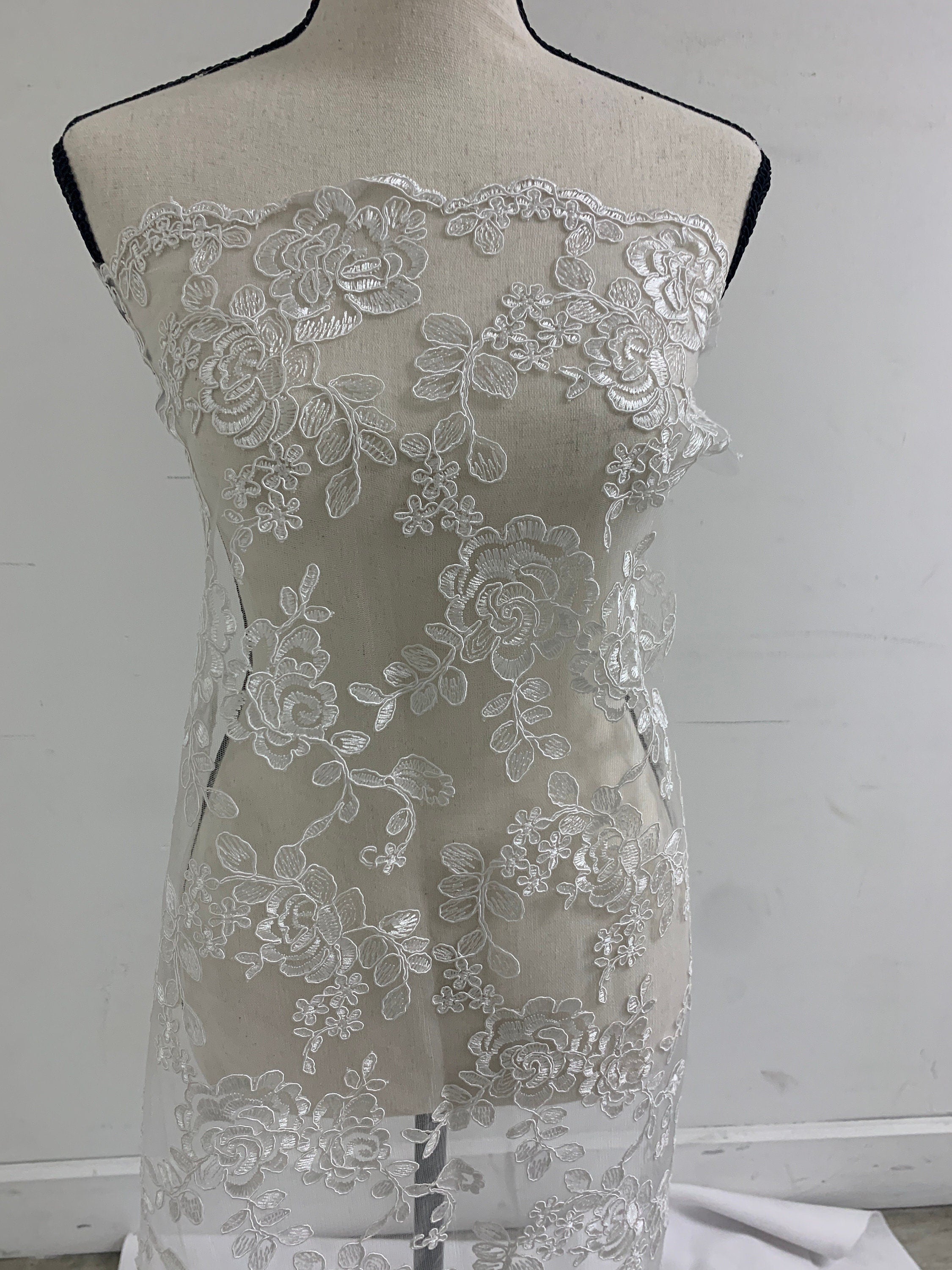 Bridal White Lace fabric design 4010, Embroidery double scalloped width 49/50". sell by 1 yard increment. tela de encaje de color blanco