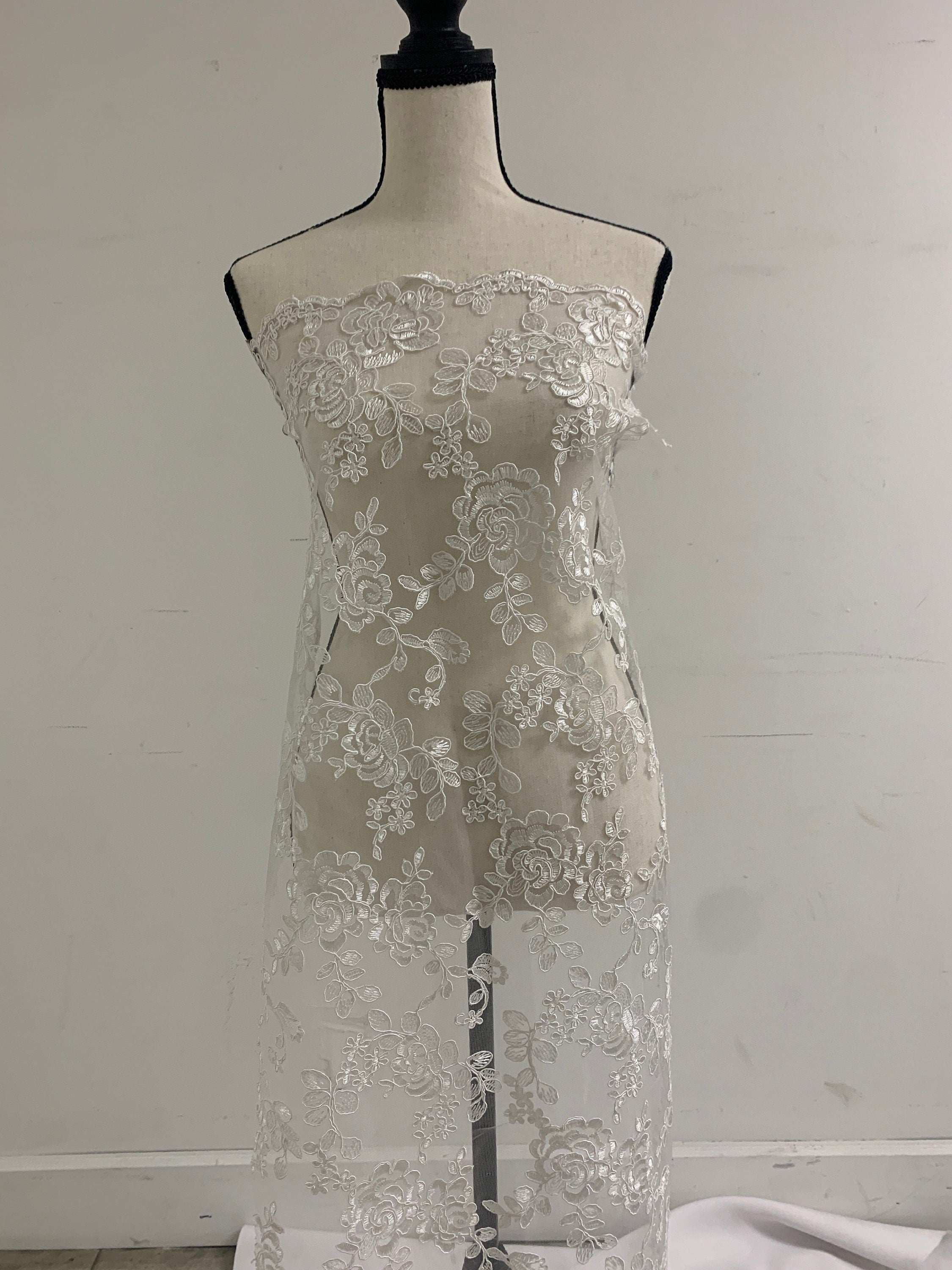 Bridal White Lace fabric design 4010, Embroidery double scalloped width 49/50". sell by 1 yard increment. tela de encaje de color blanco