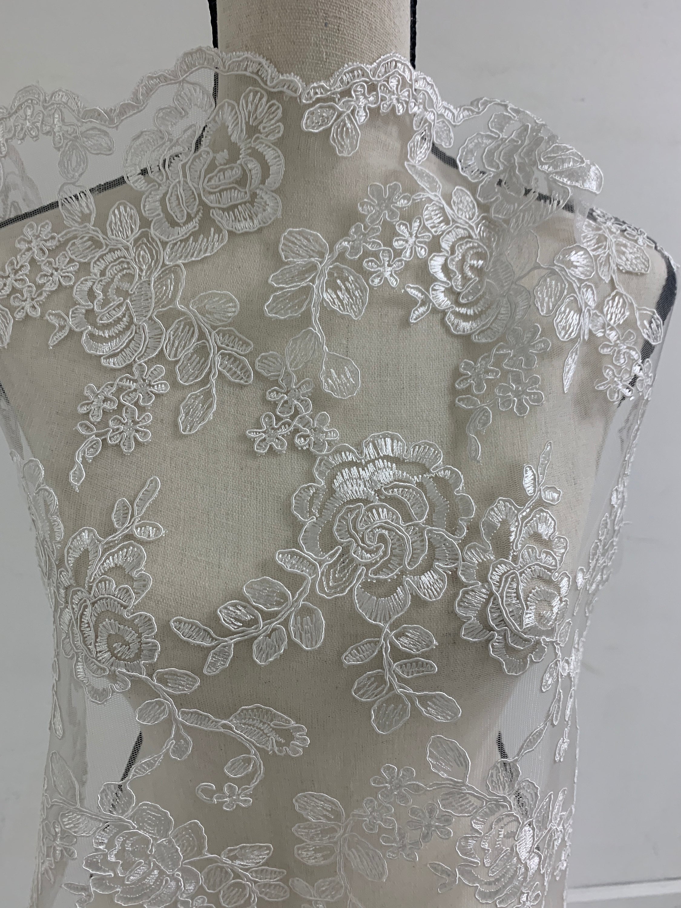 Bridal White Lace fabric design 4010, Embroidery double scalloped width 49/50". sell by 1 yard increment. tela de encaje de color blanco