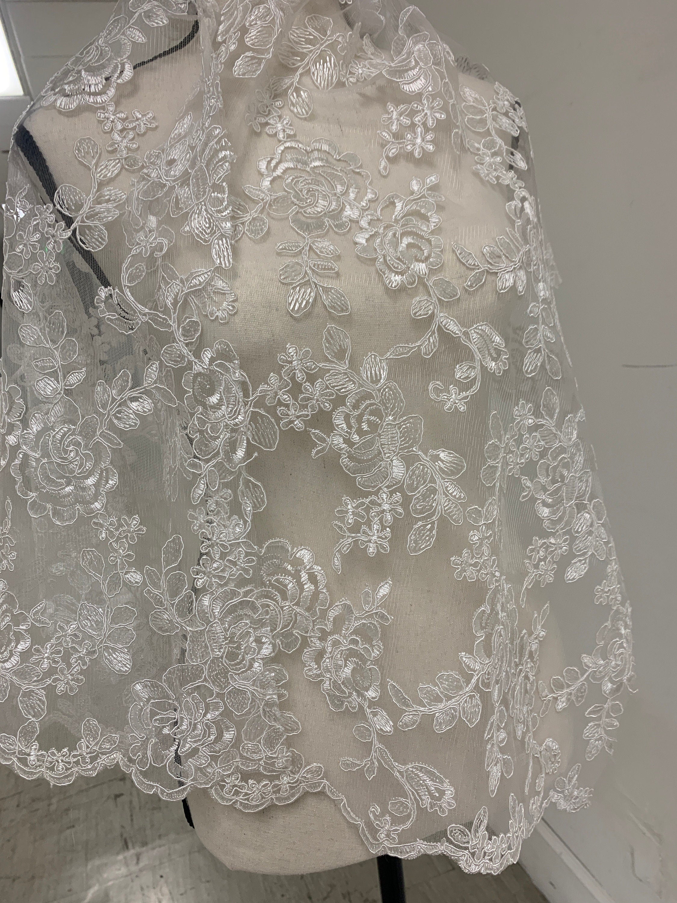 Bridal White Lace fabric design 4010, Embroidery double scalloped width 49/50". sell by 1 yard increment. tela de encaje de color blanco