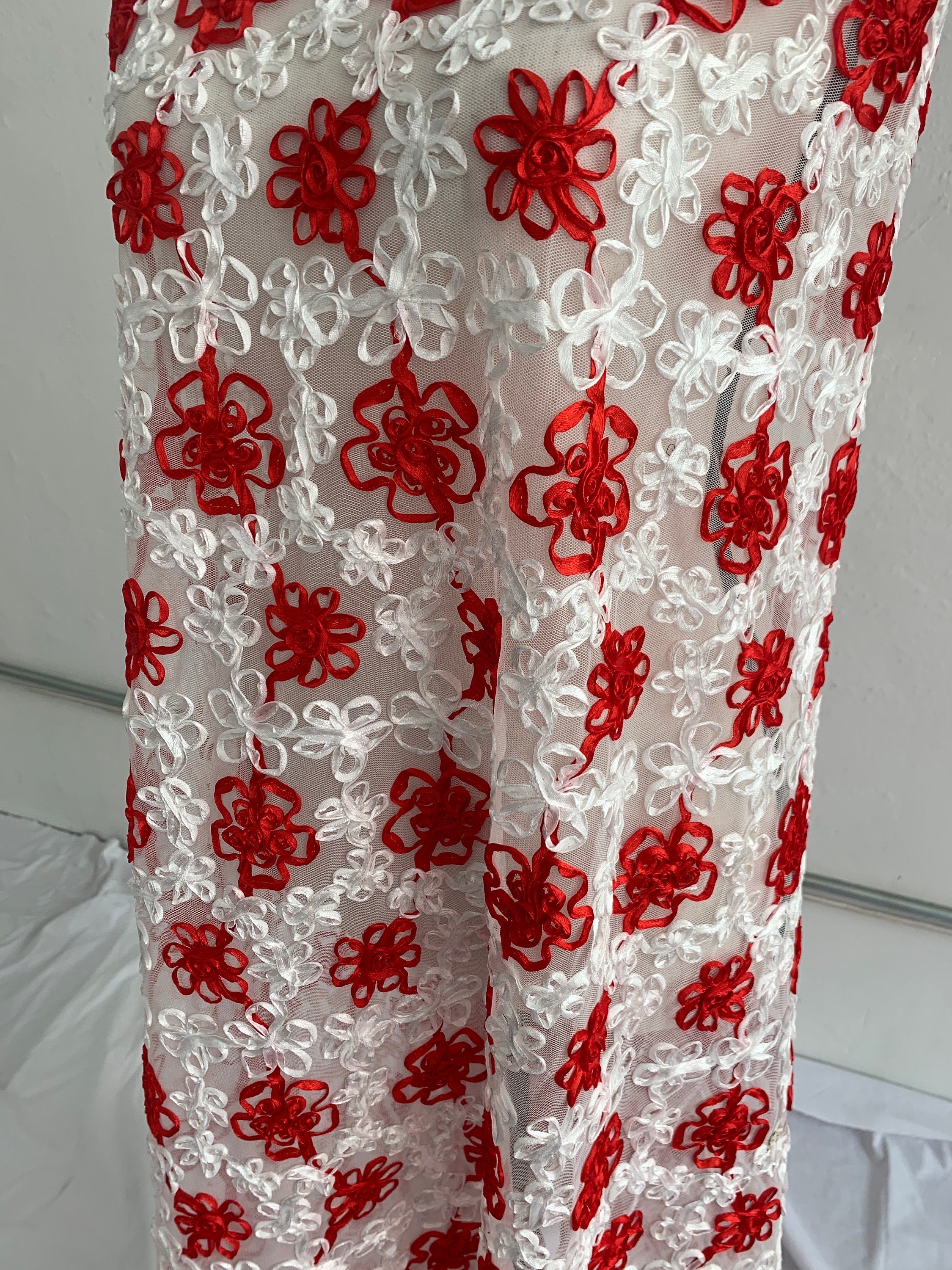 1 piece 3 yards cut Embroidery Flower-mesh fabric width 58" fabric has 5 inch salvage mesh on both side, 3 yards cut. color purple, Red pink