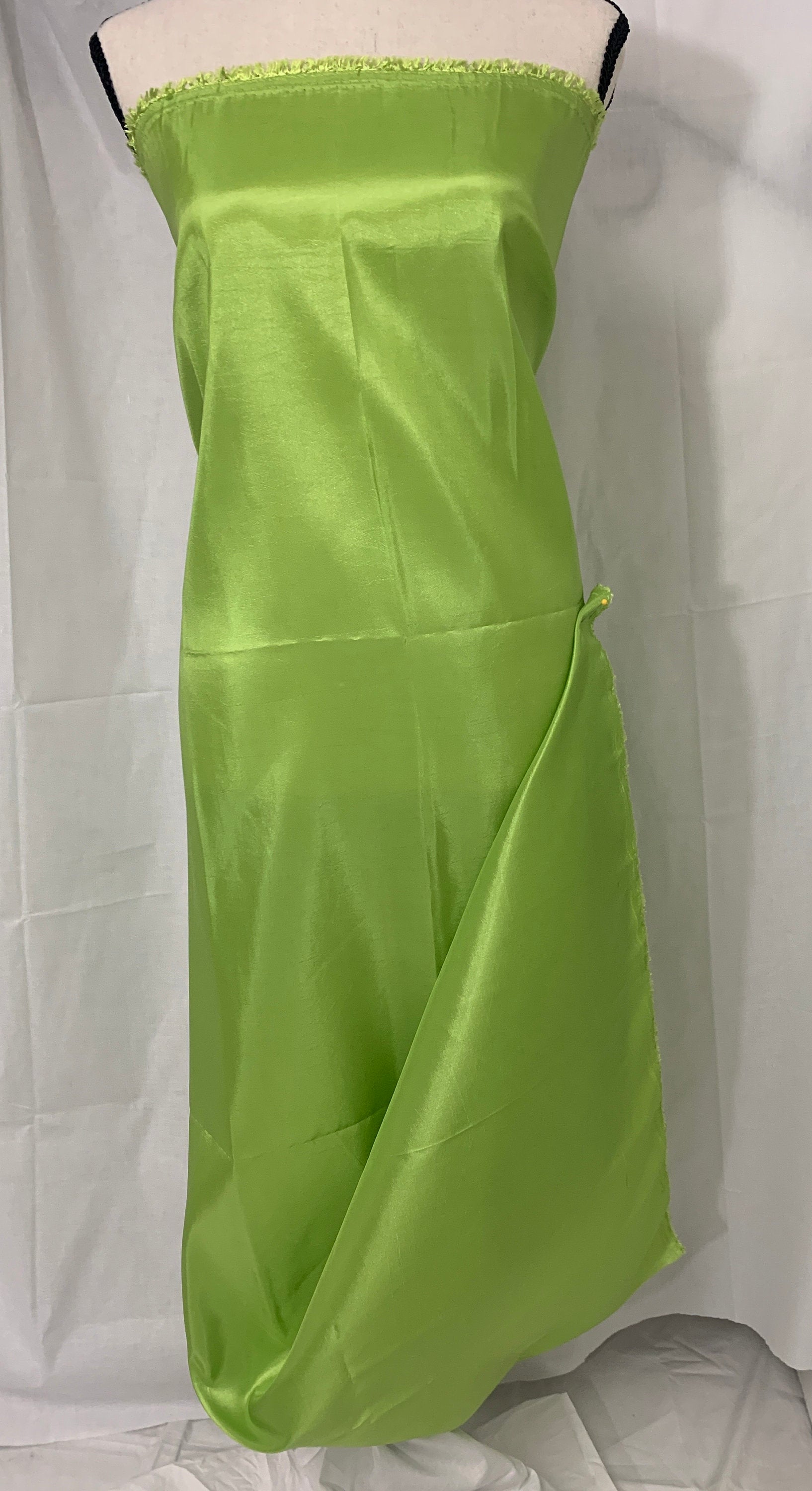 Apple green Taffeta fabric . Two tone affet fabric width 58" polyester. great for tops, decoration, craft and art projects. item 105