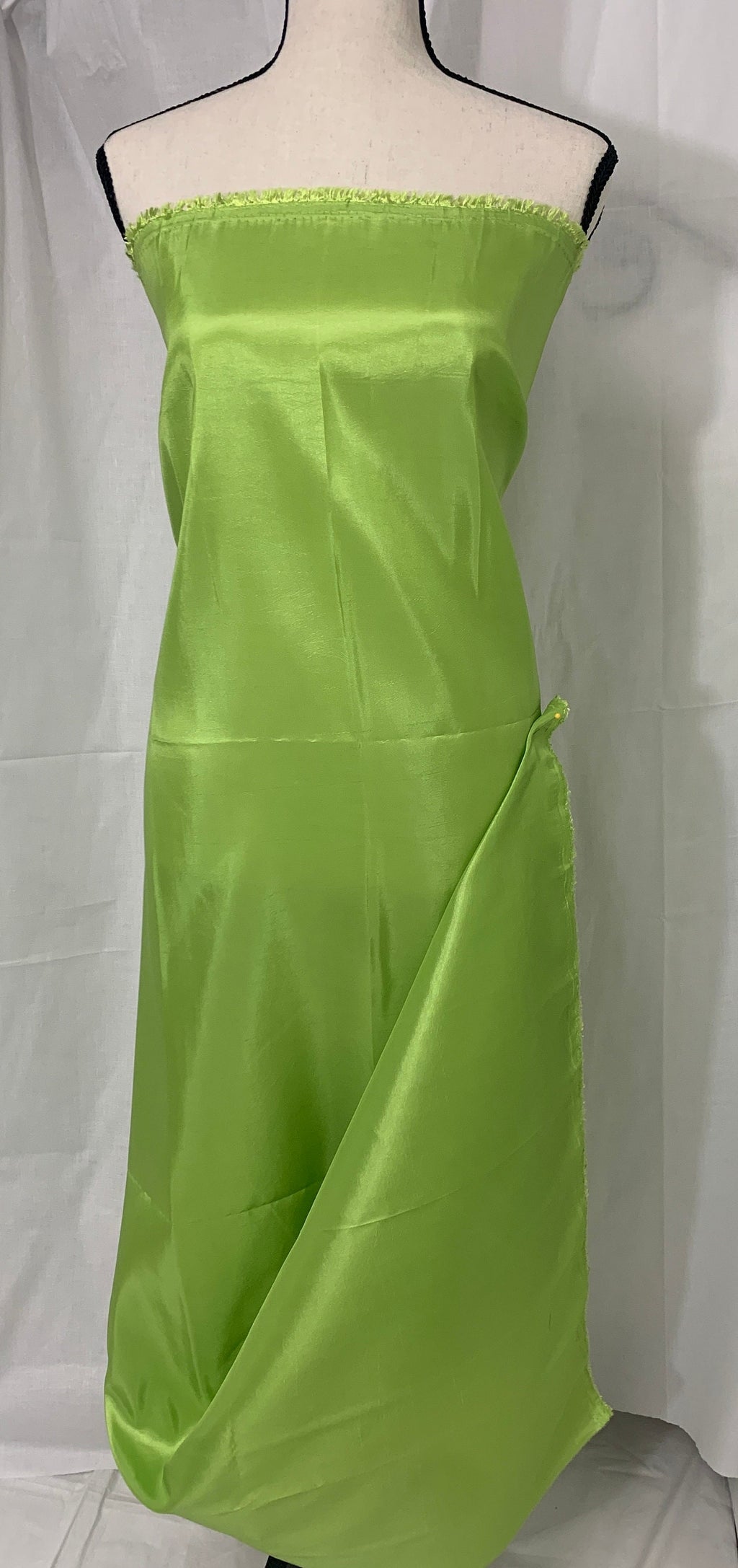Apple green Taffeta fabric . Two tone affet fabric width 58" polyester. great for tops, decoration, craft and art projects. item 105