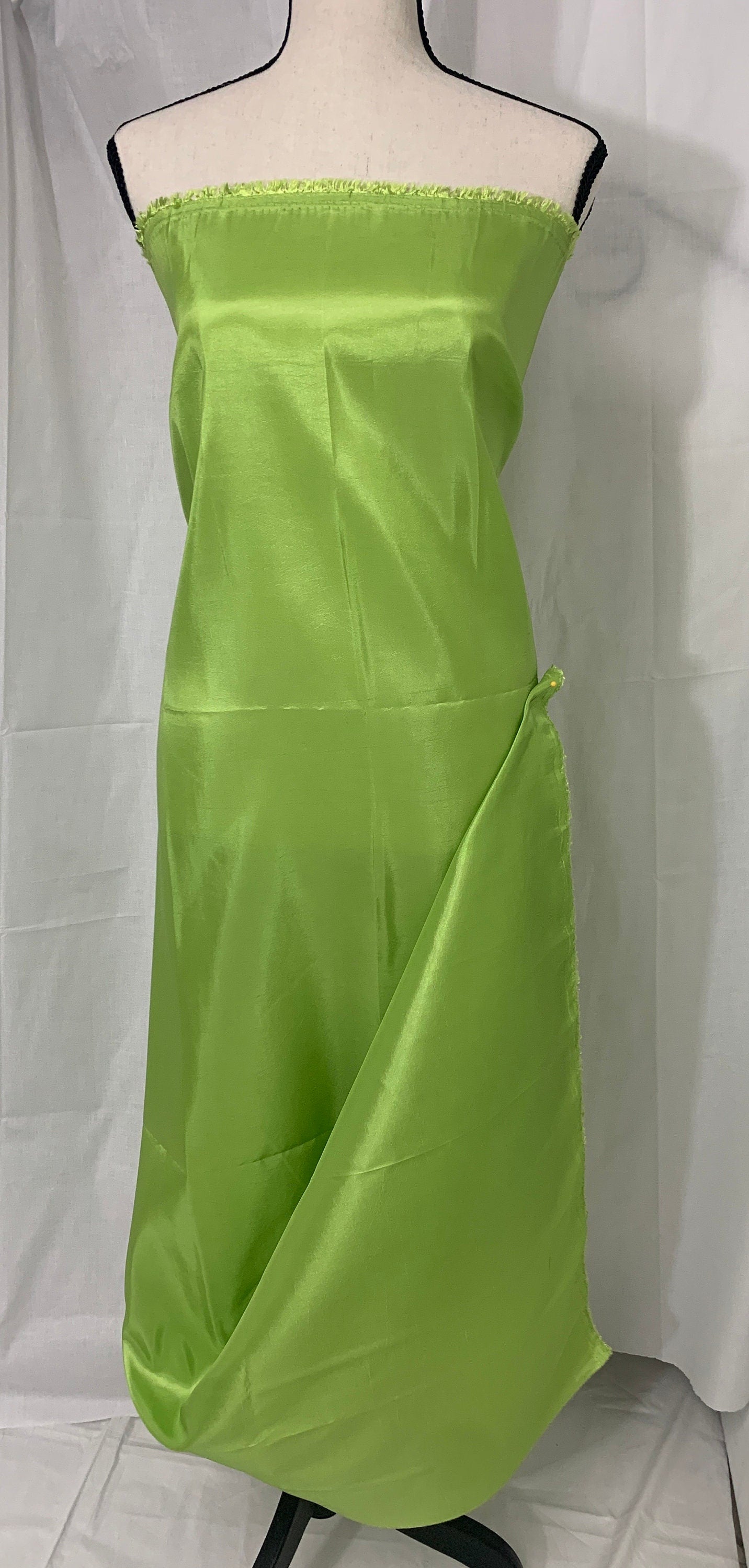 Apple green Taffeta fabric . Two tone affet fabric width 58" polyester. great for tops, decoration, craft and art projects. item 105