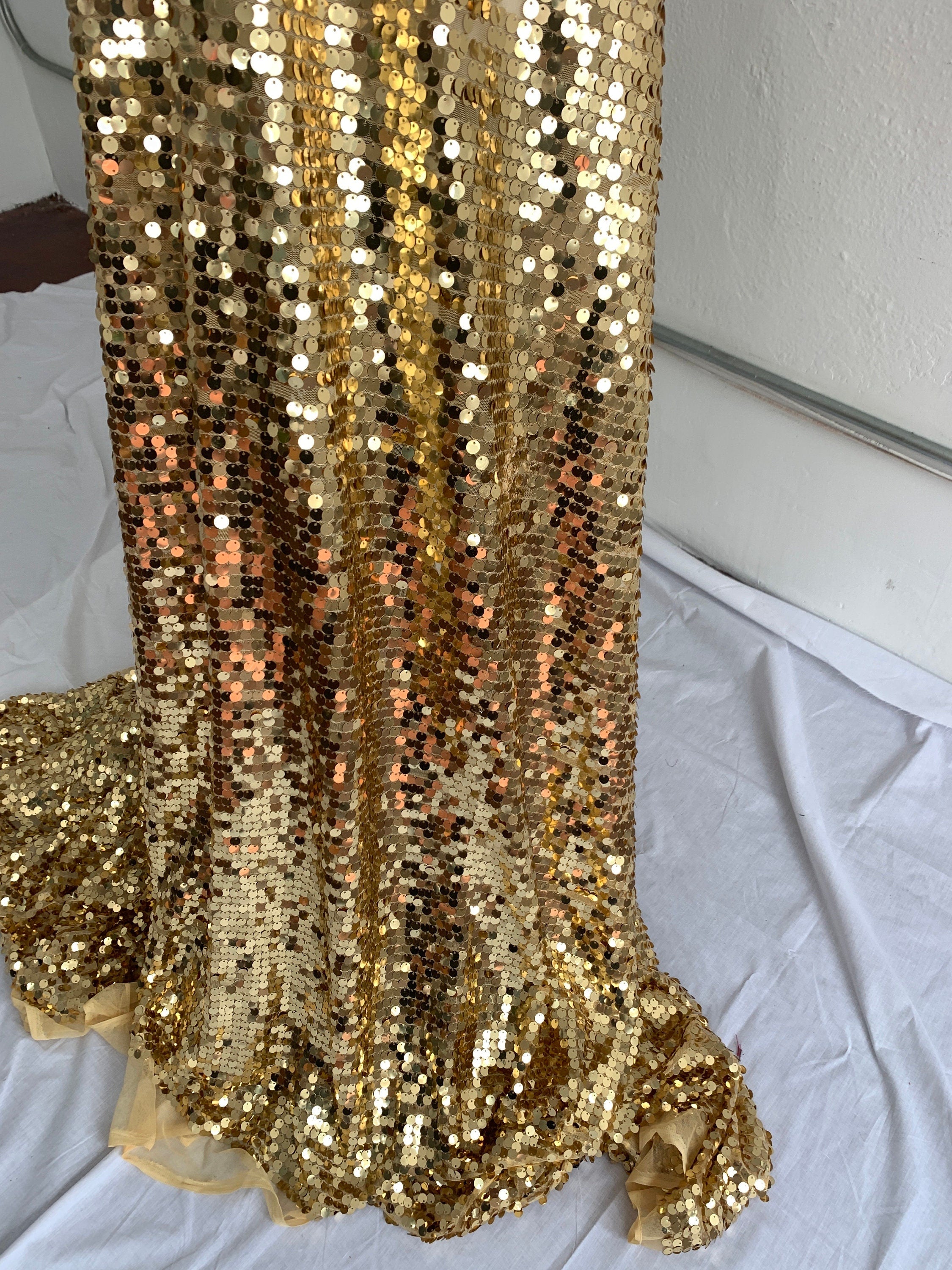 A piece 5 yards cut sequence gold color