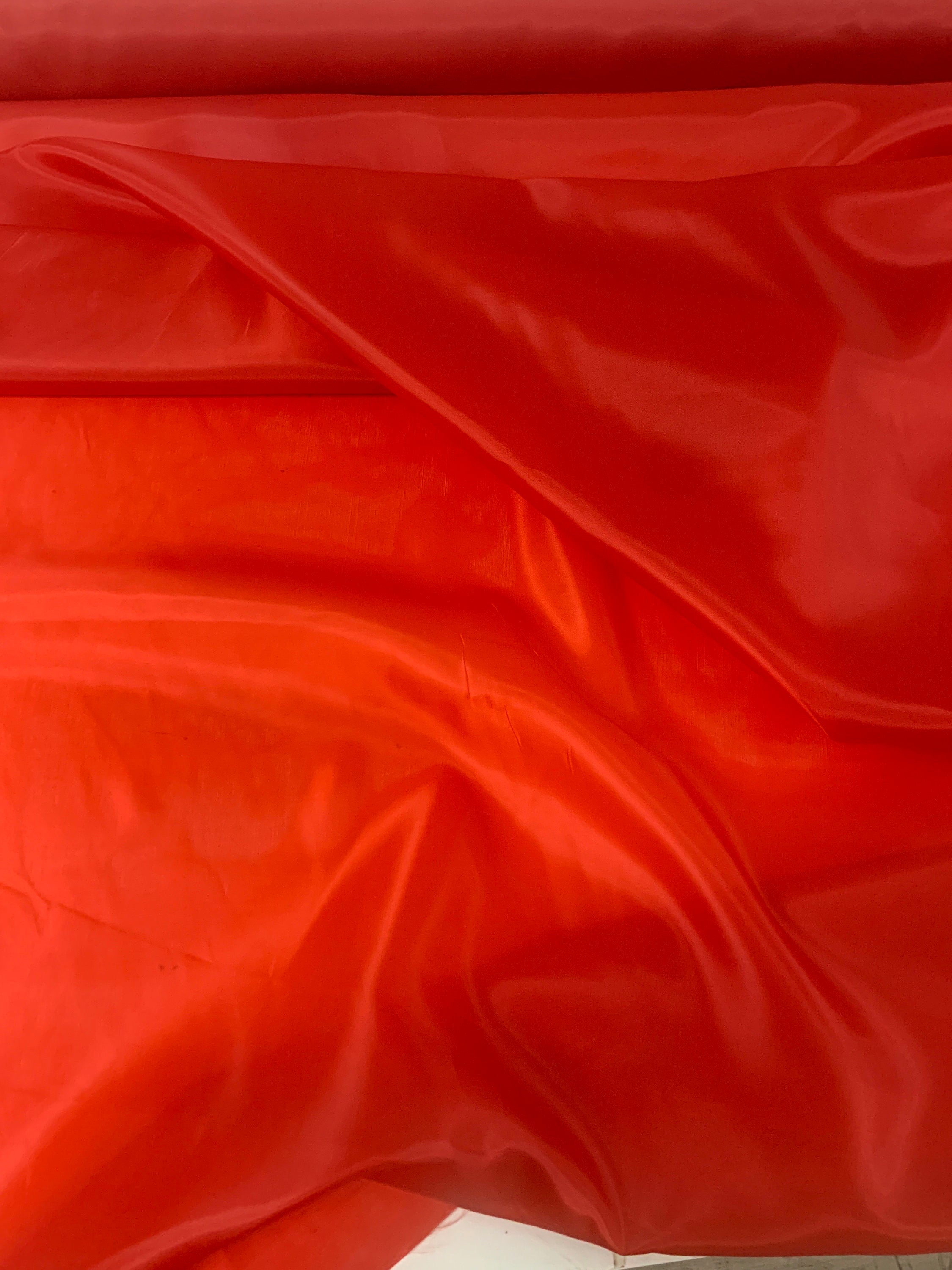 A 2 yards Red Lining fabric, polyester, width 59 inches. in stock, Cut by 2 yards and cut continuous.