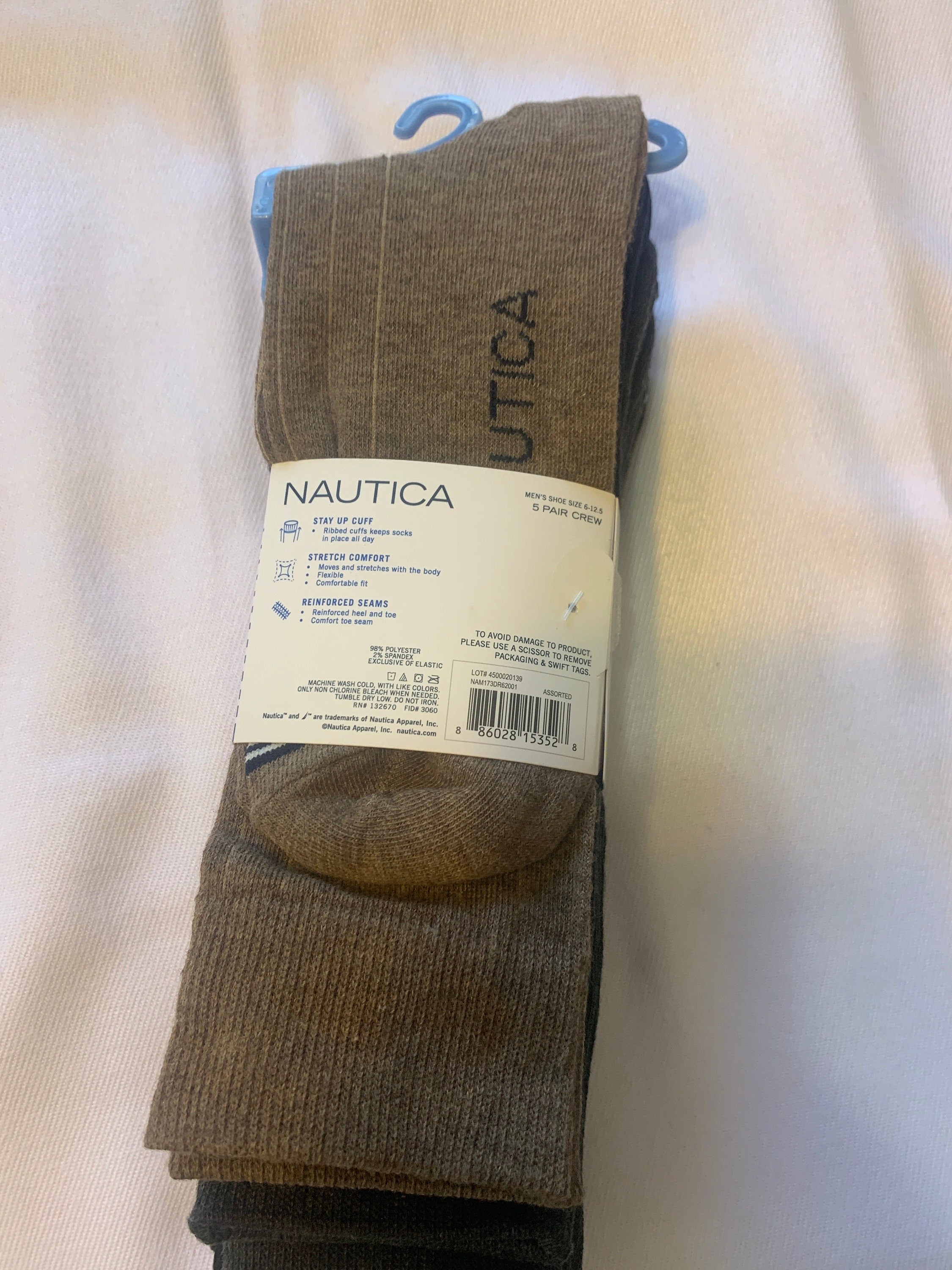 5 pair men crew socks. new Nautica brand, assorted colors size 6-12.5