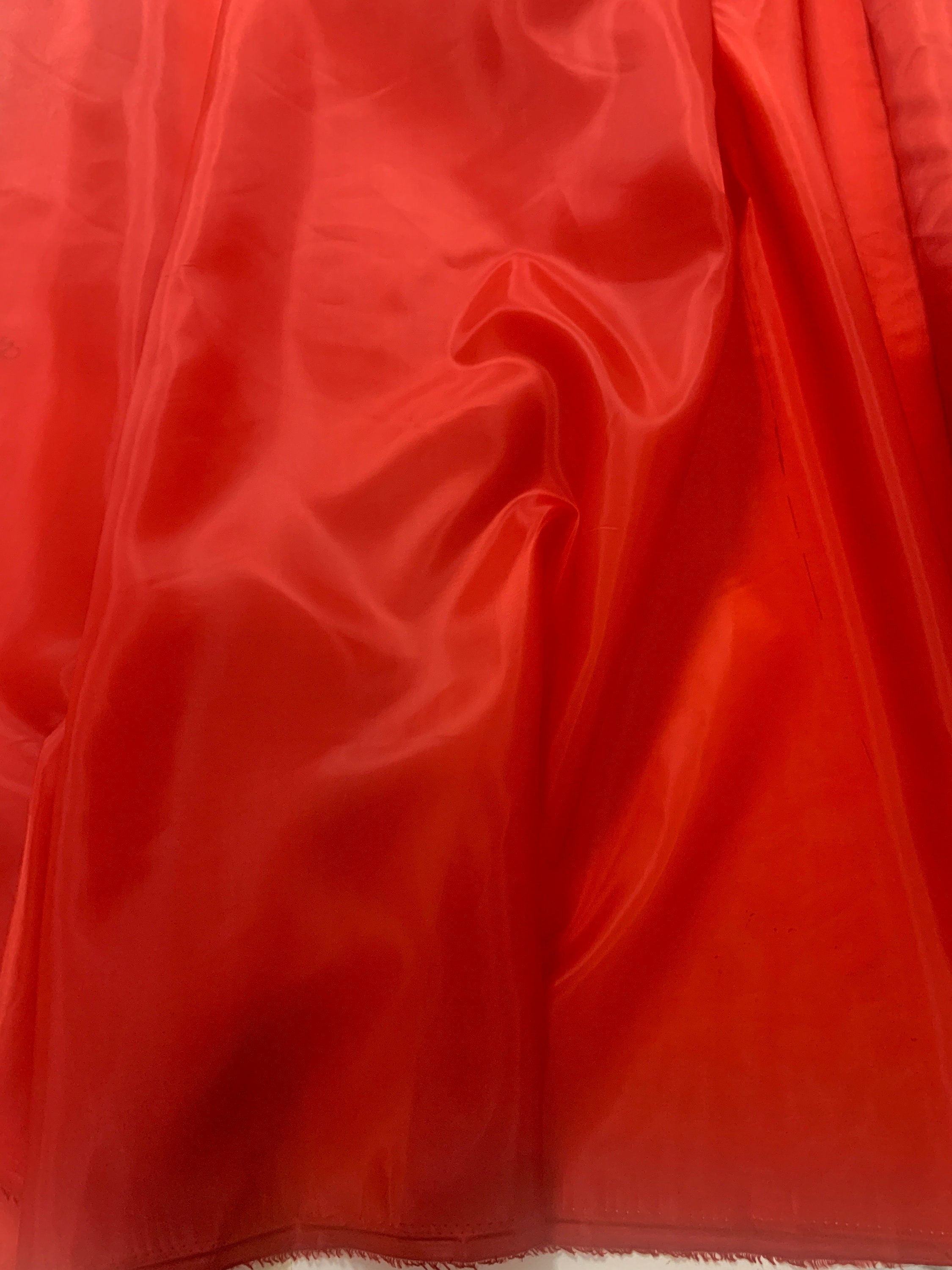A 2 yards Red Lining fabric, polyester, width 59 inches. in stock, Cut by 2 yards and cut continuous.