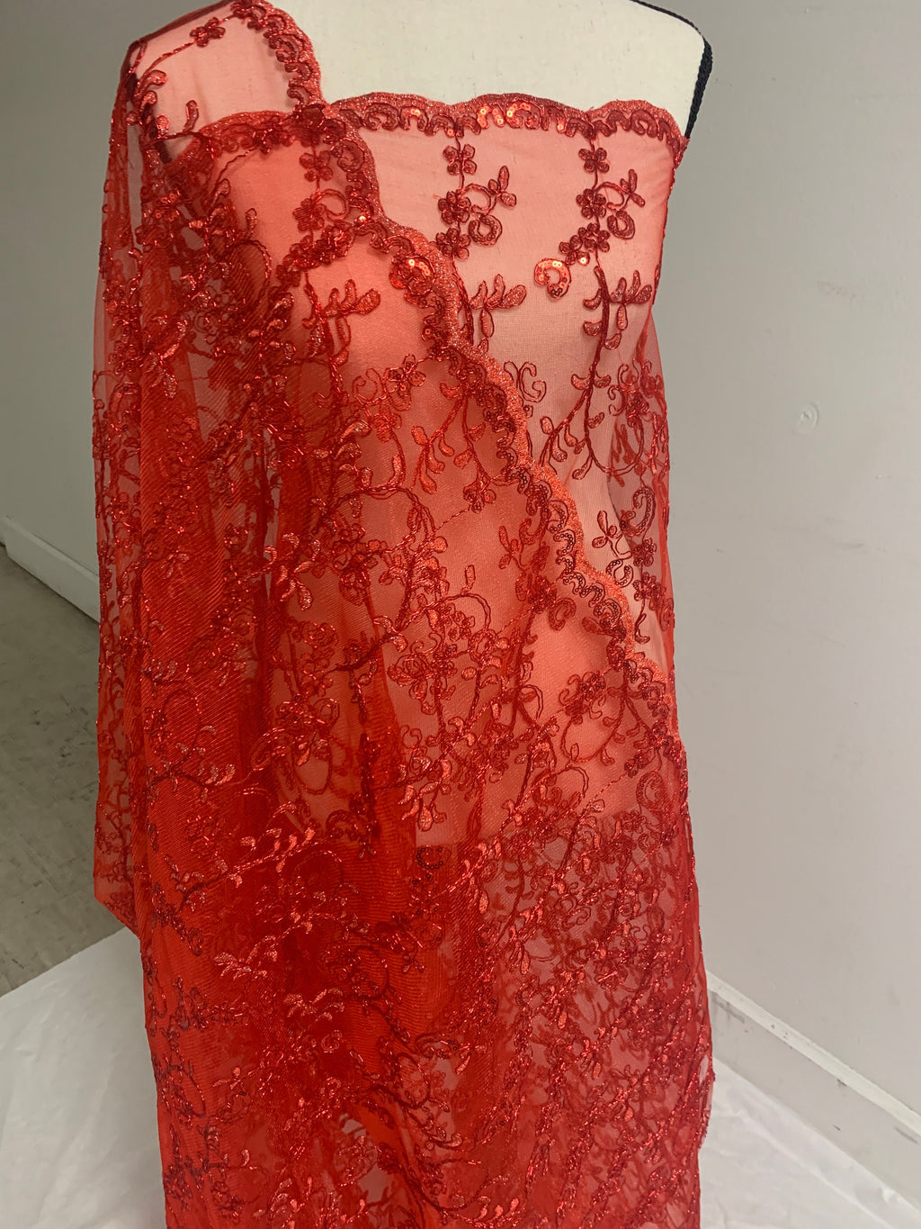 3 yards cut lace Red design bt1100, Lace Double scalloped sequins Embroidery width 49/50"