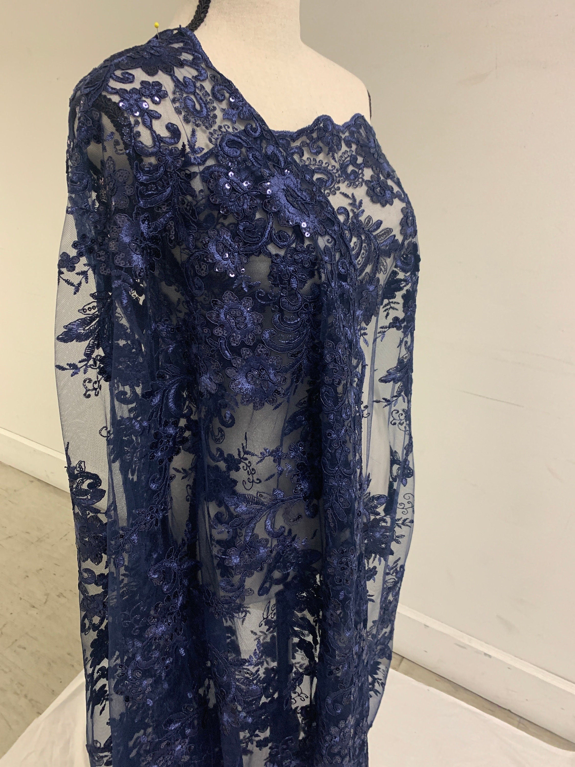 3 yards cut Lace color Navy. Double scalloped sequence embroidered width 49/50 inches. condition New. sell by yard. Design Eu 230325 016 BNG