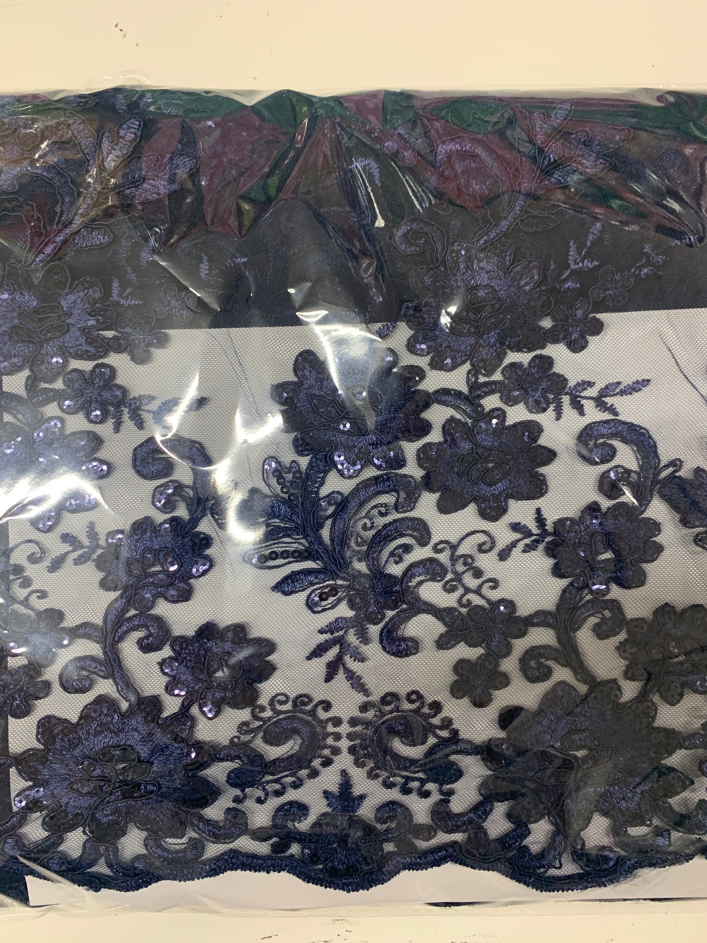 3 yards cut Lace color Navy. Double scalloped sequence embroidered width 49/50 inches. condition New. sell by yard. Design Eu 230325 016 BNG