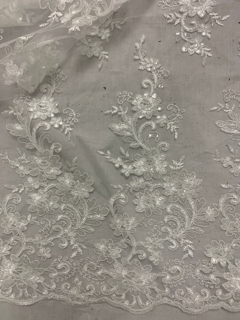 3 yards cut Lace color White . Double scalloped sequence embroidered width 49/50 inches. sell by yard. Eu 230325 BNG. tela encaje blanco