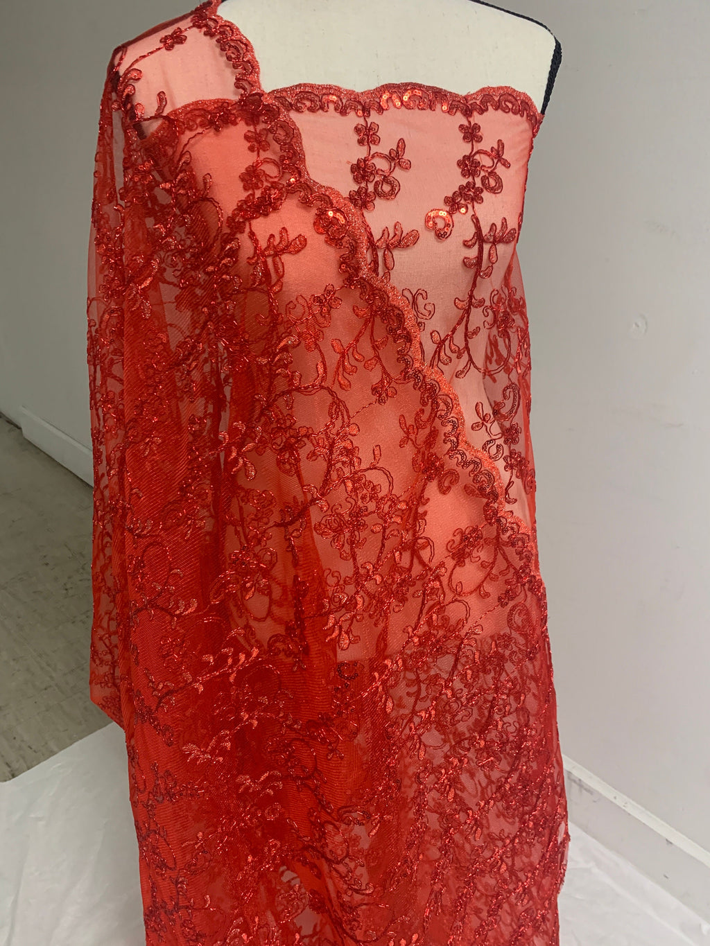 3 yards cut lace Red design bt1100, Lace Double scalloped sequins Embroidery width 49/50"