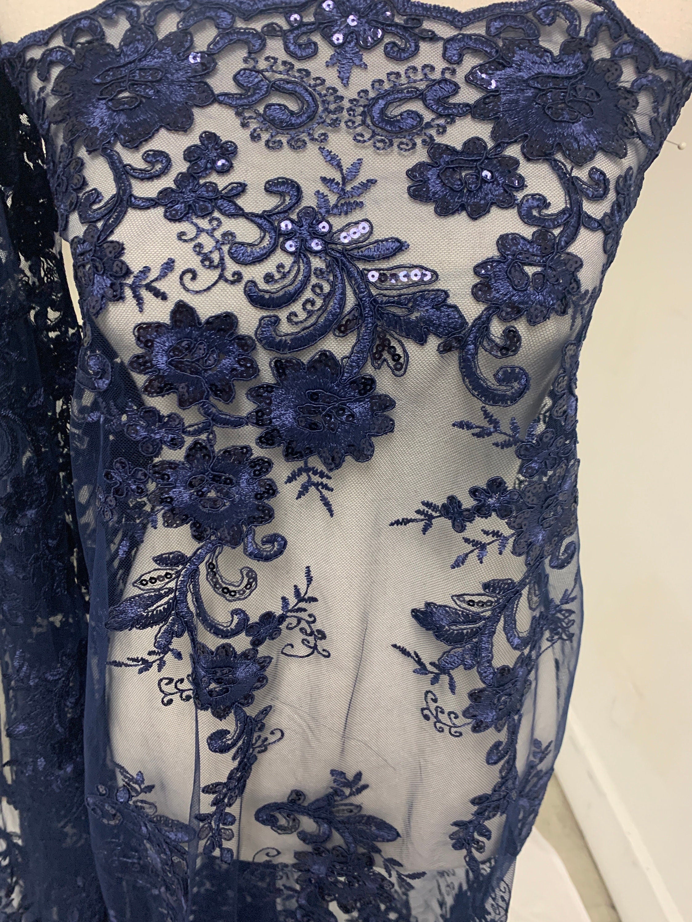 3 yards cut Lace color Navy. Double scalloped sequence embroidered width 49/50 inches. condition New. sell by yard. Design Eu 230325 016 BNG