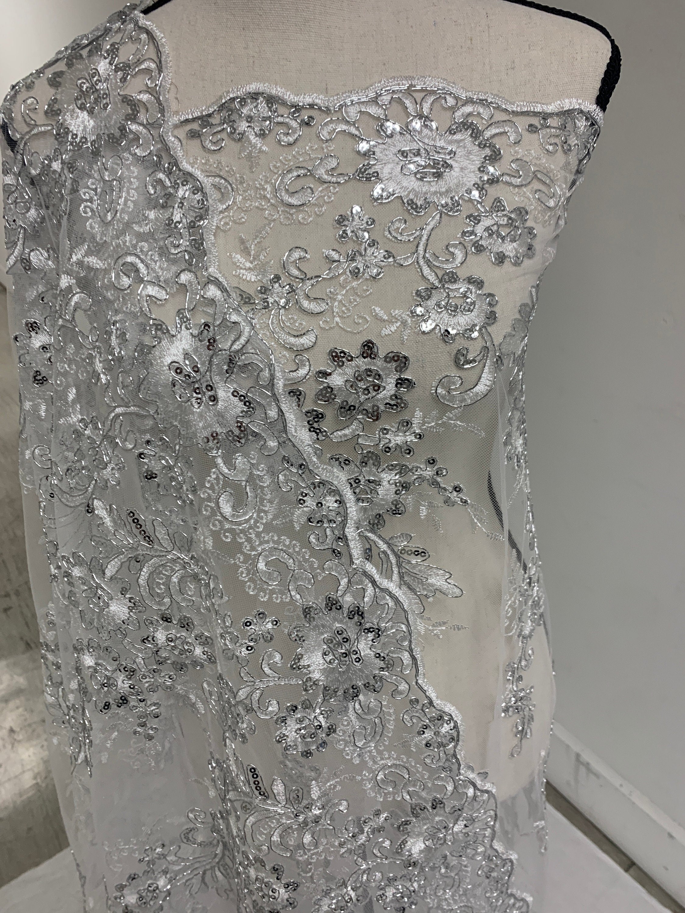 3 yards cut Lace color Silver. Double scalloped sequence embroidered width 49/50 inches. condition New. sell by yard. Des: Eu 230325 016 BNG