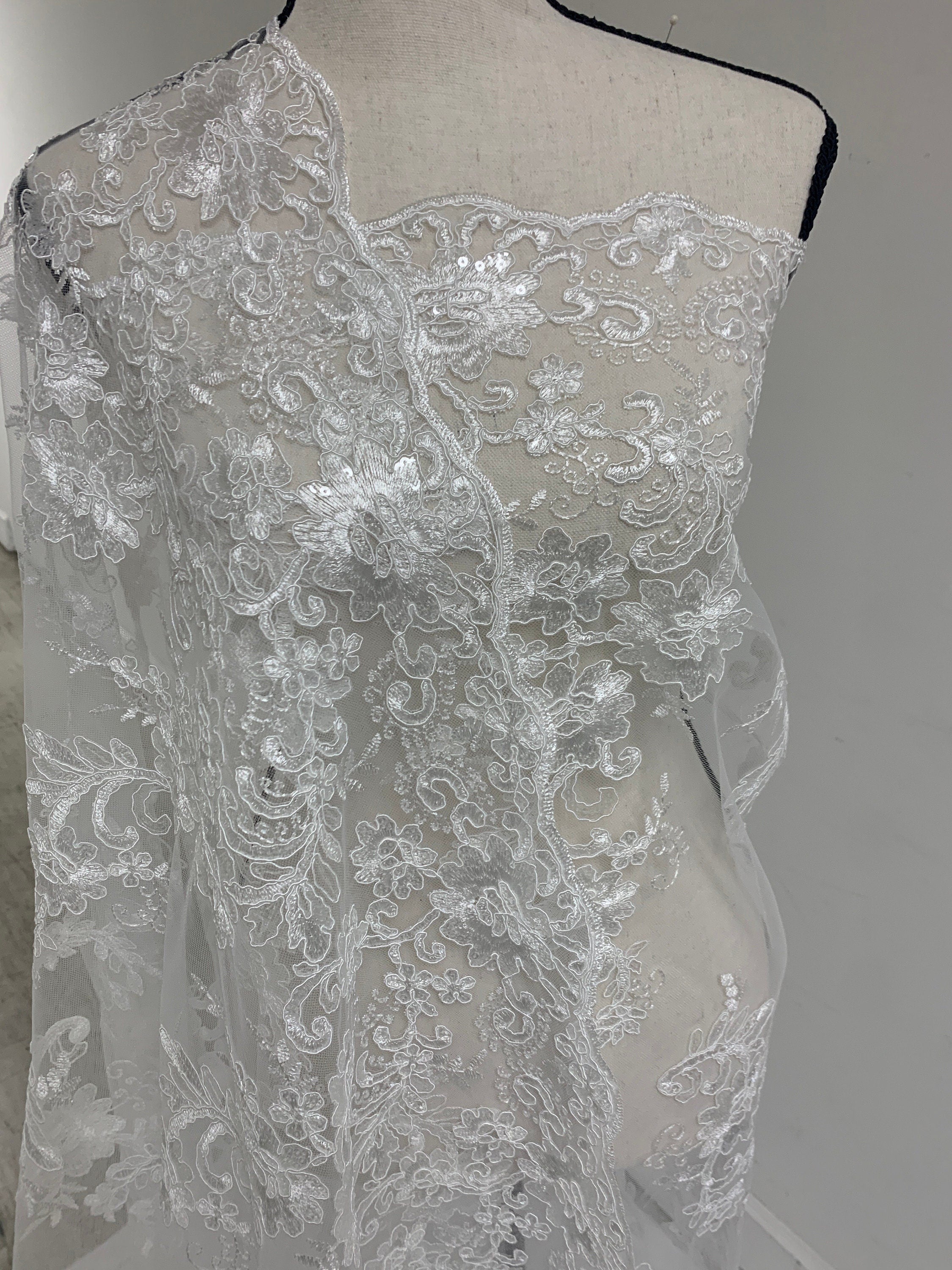3 yards cut Lace color White . Double scalloped sequence embroidered width 49/50 inches. sell by yard. Eu 230325 BNG. tela encaje blanco