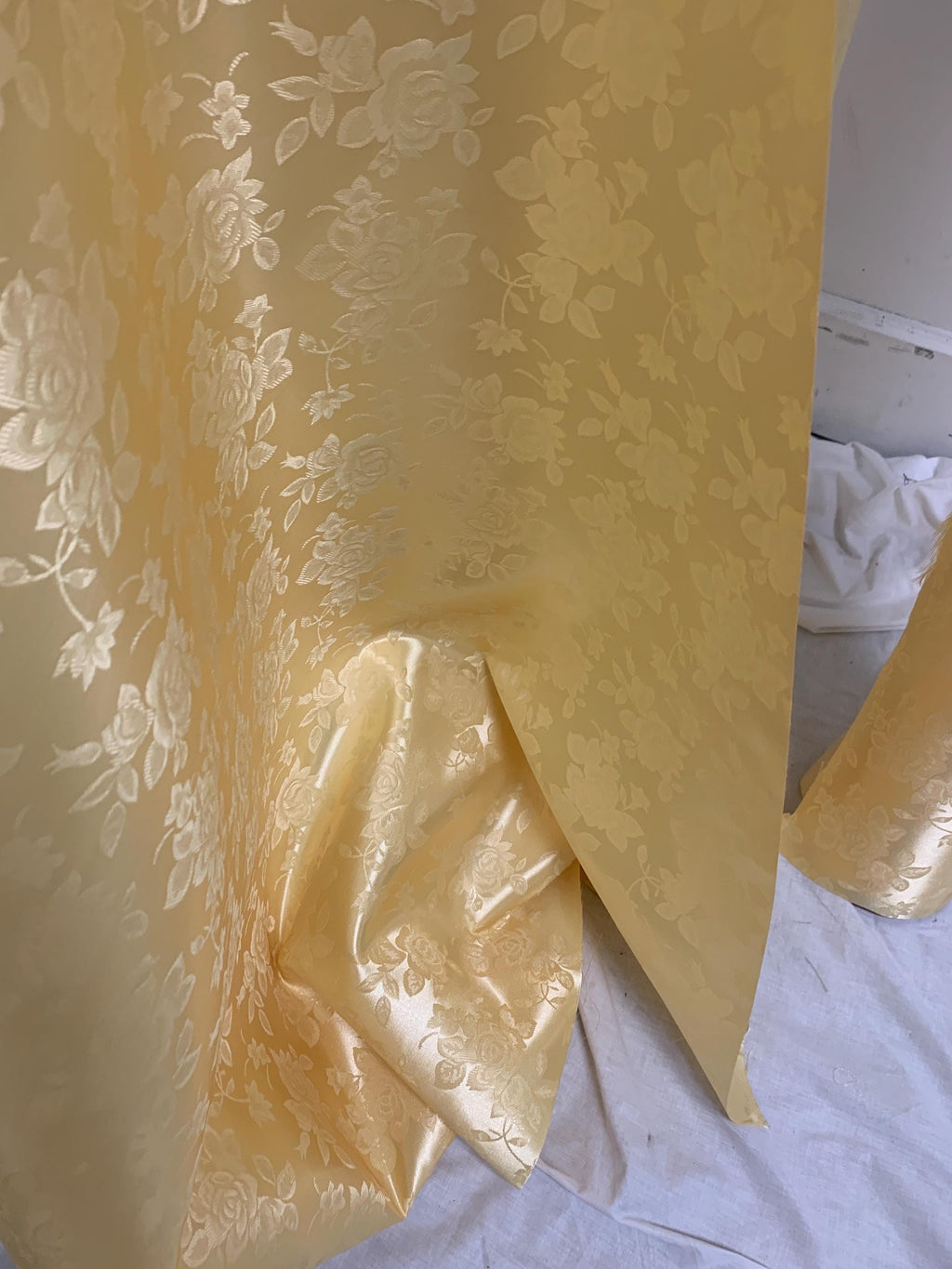 A 2 yards Gold color Satin jacquard fabric width 58/60" sell by 2 yard and cut continuous.
