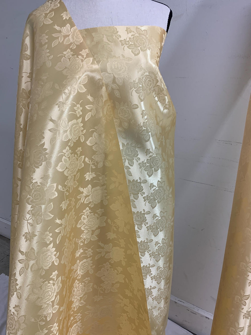 A 2 yards Gold color Satin jacquard fabric width 58/60" sell by 2 yard and cut continuous.