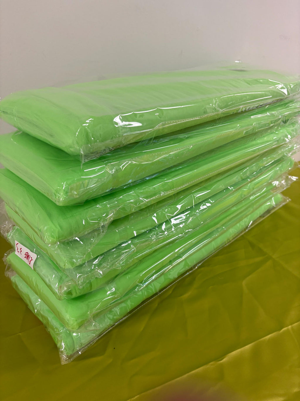 Color Lime 33 Tulle 1 bolt 40 yards width 54", double fold, . Tela de tul. use for party decoration. craft fabric. wedding vale and tutu