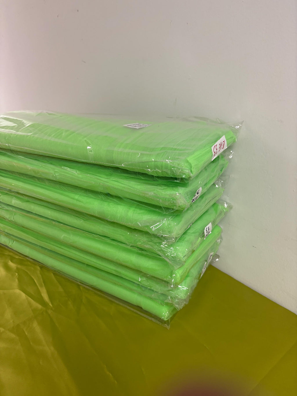Color Lime 33 Tulle 1 bolt 40 yards width 54", double fold, . Tela de tul. use for party decoration. craft fabric. wedding vale and tutu