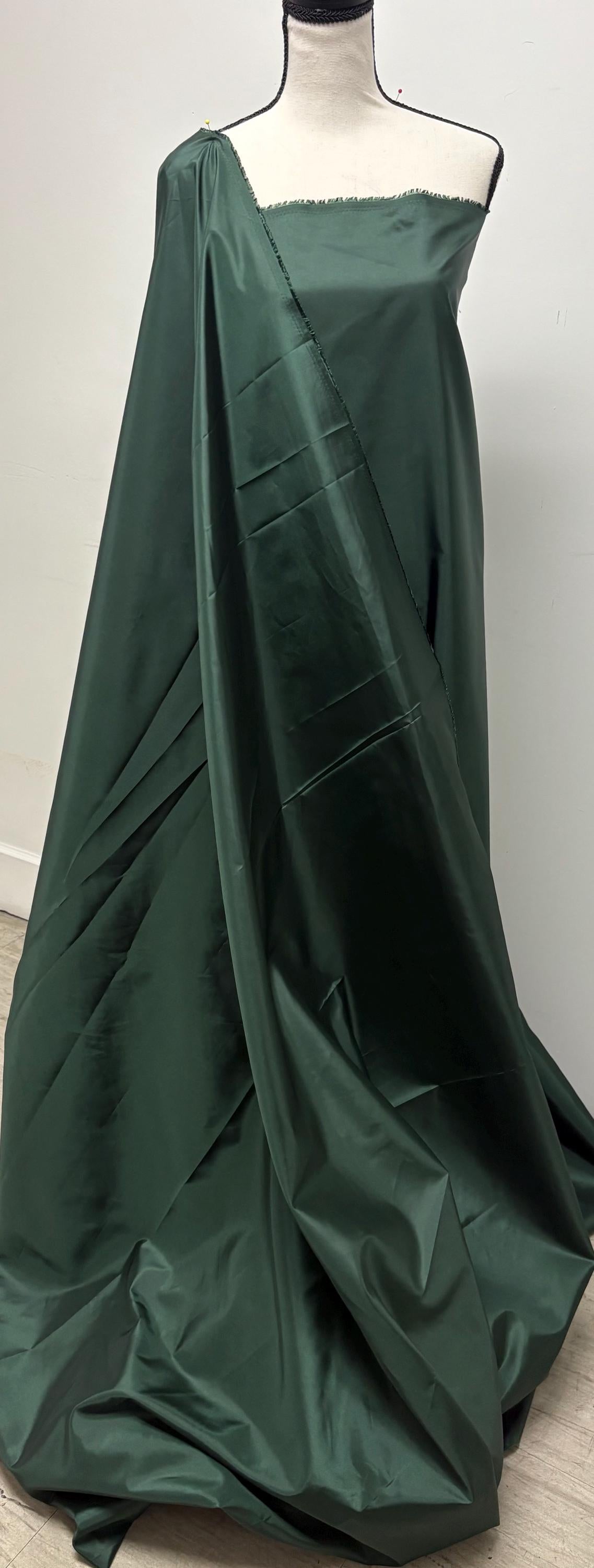 A 4 1/2 yards cut Hunter green Taffeta fabric . width 58" polyester fabric, great for party dress. free sample.
