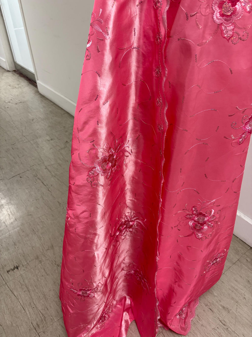 A 2 yards Embroidery sequins Taffeta Fabric Design Bouquet, color Light Fuchsia width 54". sell by 2 yards increment continues.