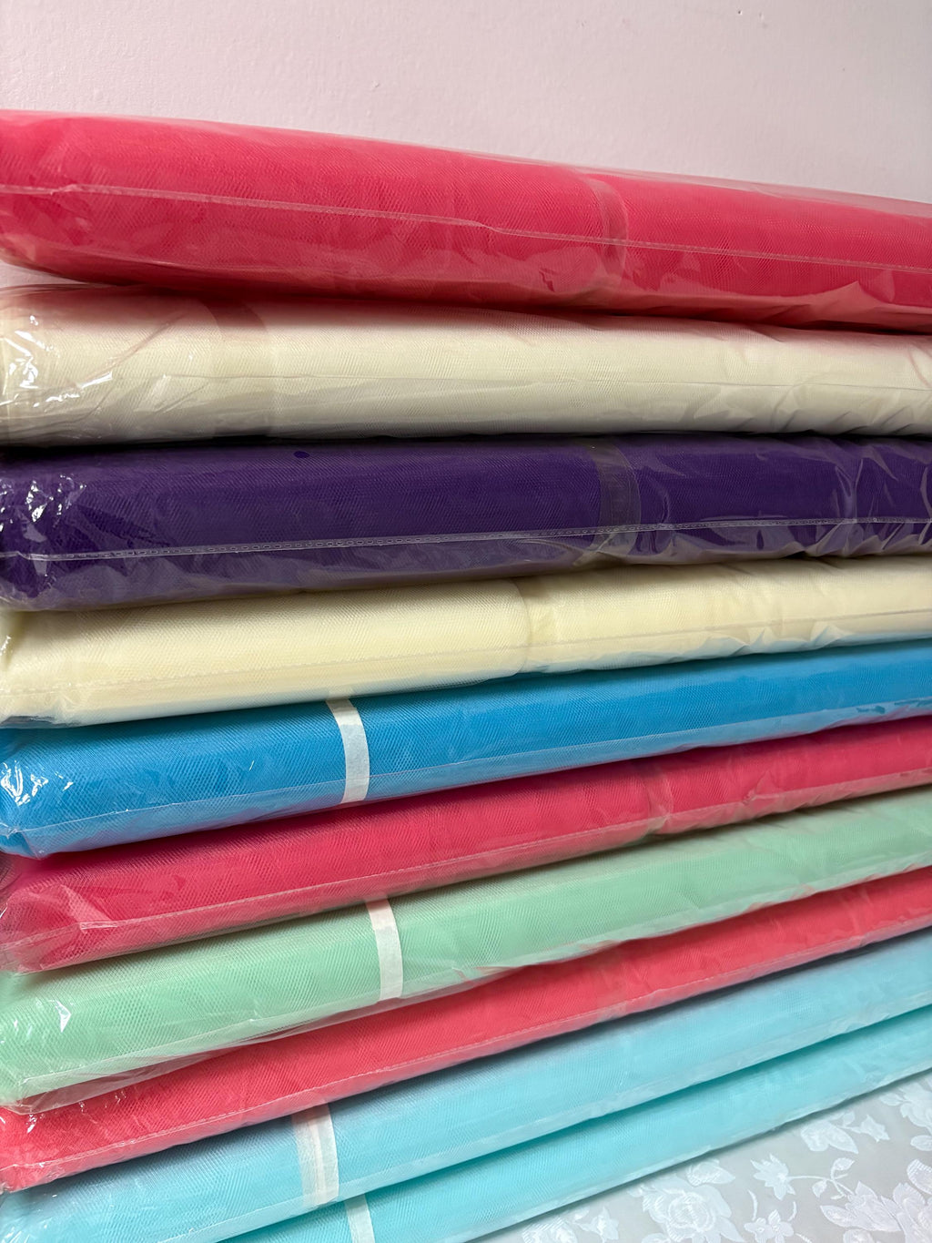 SALE:1 bolt 40 yards Tulle 54". Tela de tul. sell by 40 yards per bolt,double fold, use for craft fabric. wedding vale and tutu.