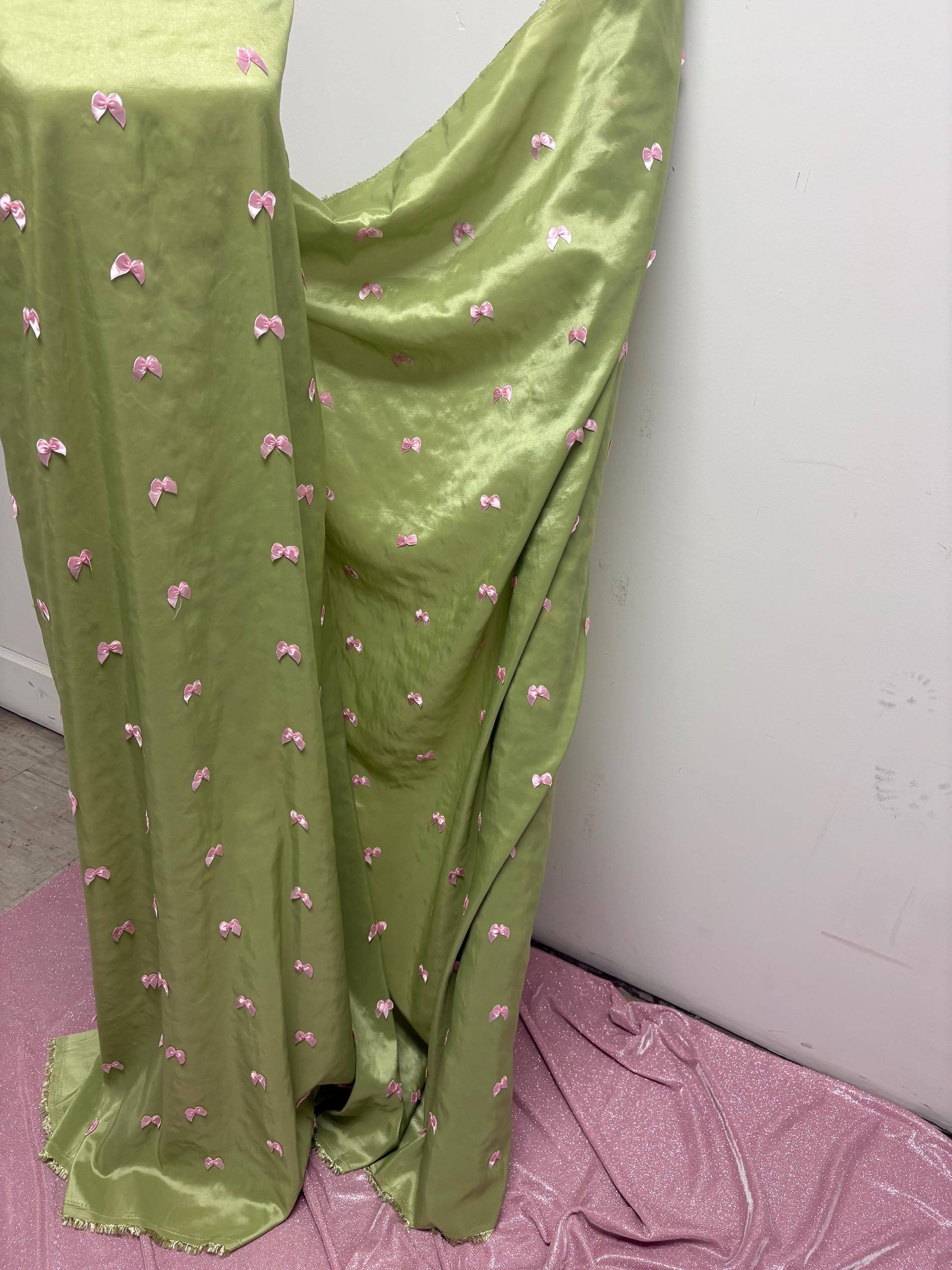 Lace ribbon double scalloped 3D pink butterfly . Width 49/50". Color Sage and pink sell by 3 yards increment continues.