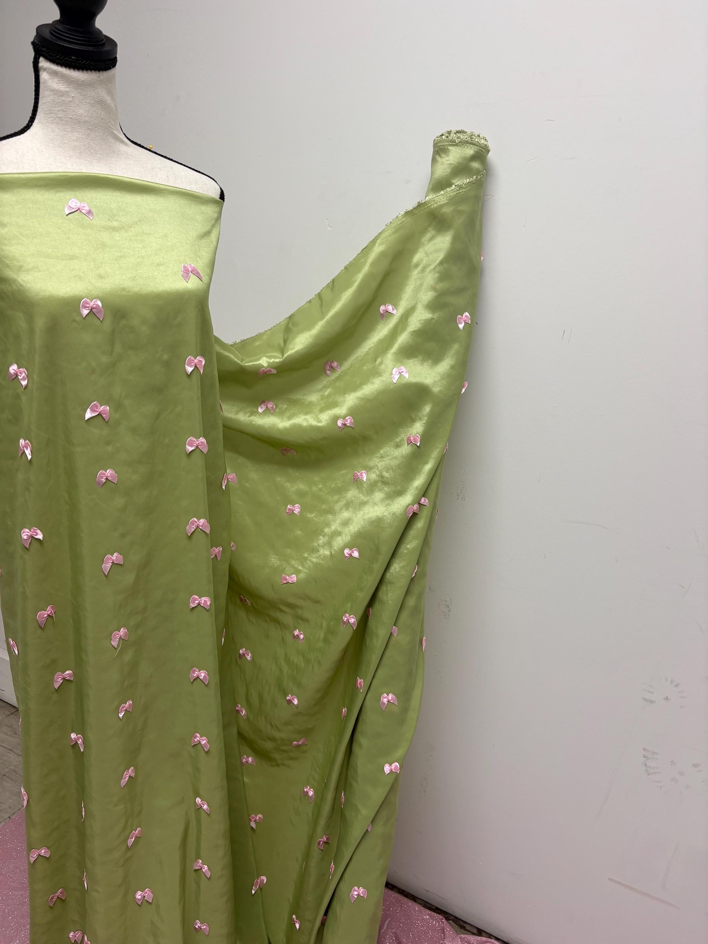 Lace ribbon double scalloped 3D pink butterfly . Width 49/50". Color Sage and pink sell by 3 yards increment continues.