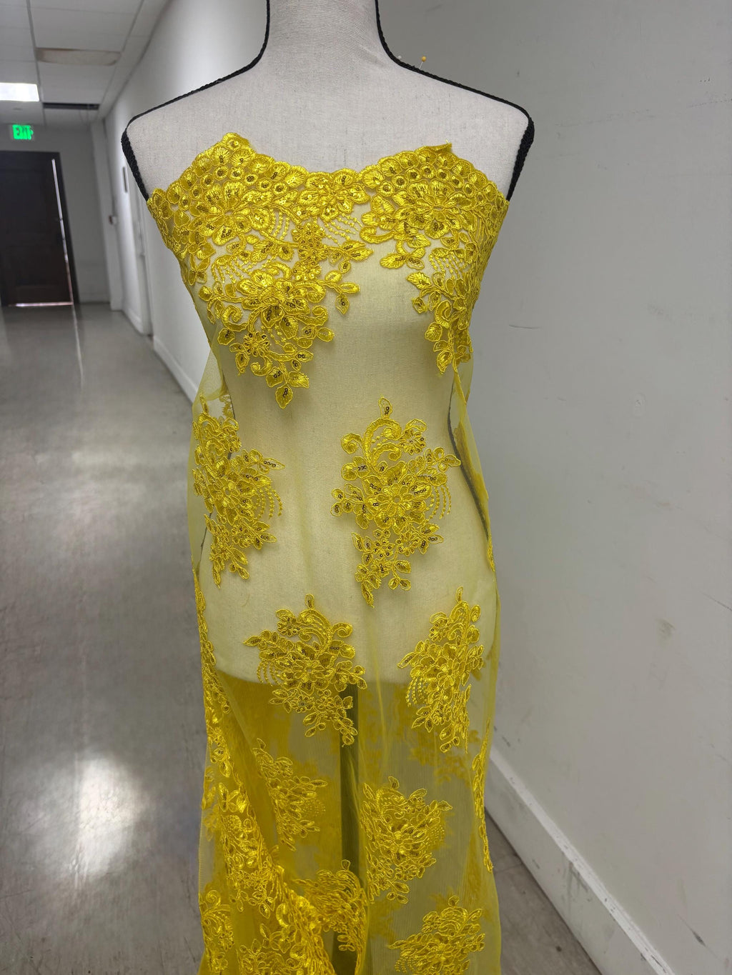 A 2 yards cut Lace color Yellow. Double scalloped sequence embroidered width 49/50 inches. condition. sell by 2 yards cut continues. 1098Nas