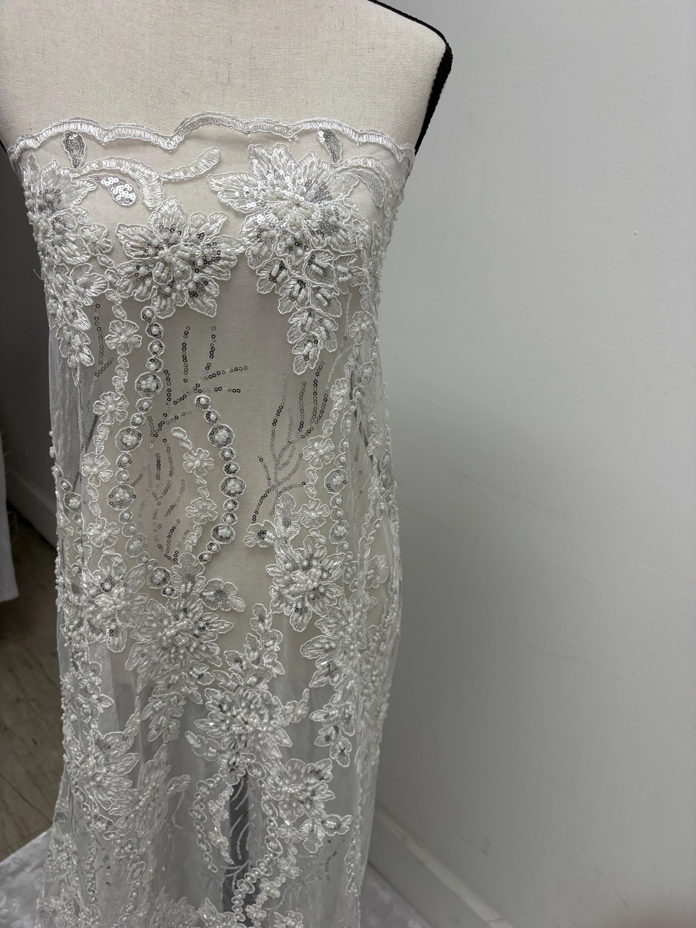 White Beaded lace, Double scalloped Sequence Beaded Embroidery width 49/50" design MH-1802. free sample. tela de encaje de color blanco