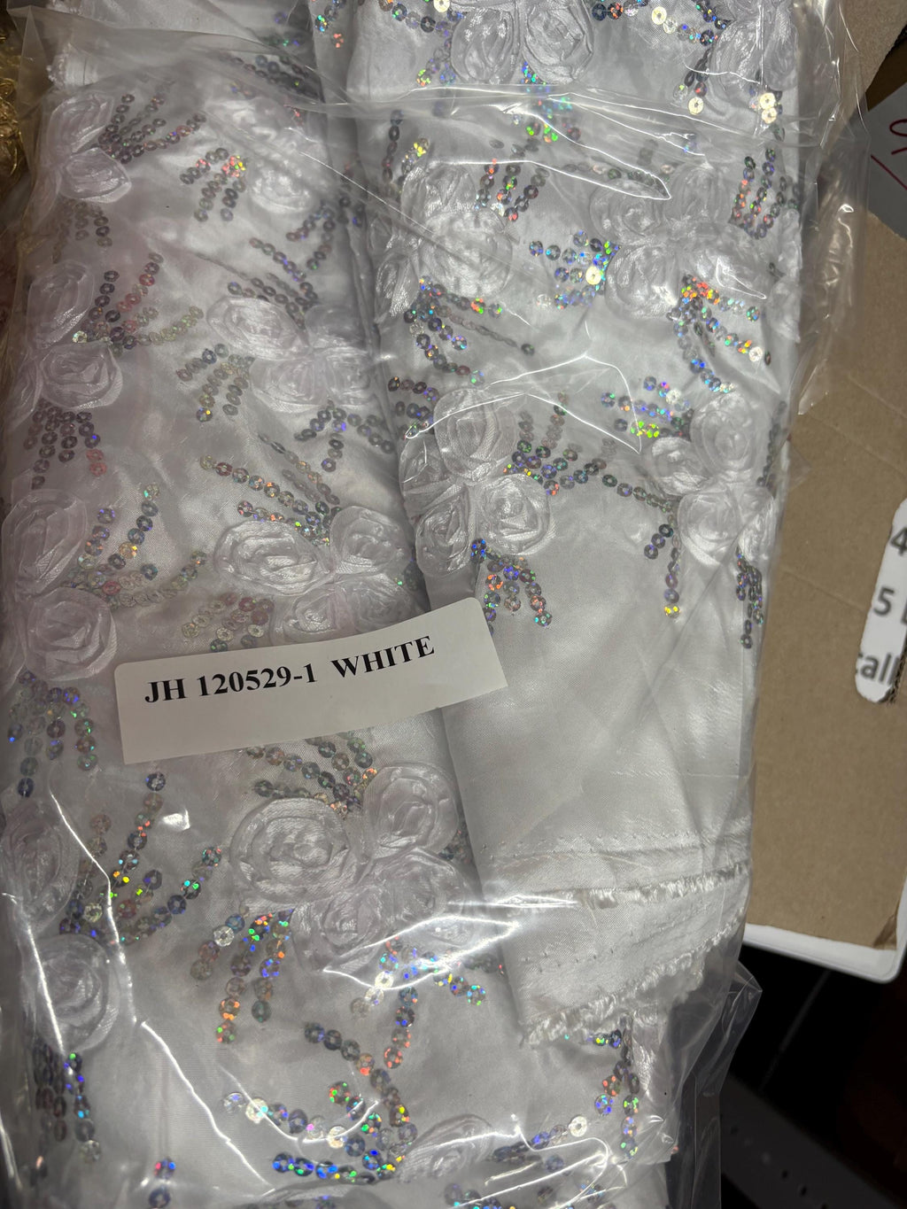 White embroidery sequence taffeta bridal fabric. design JH-120529-1.rose bud pattern. tela de encaje de color blanco