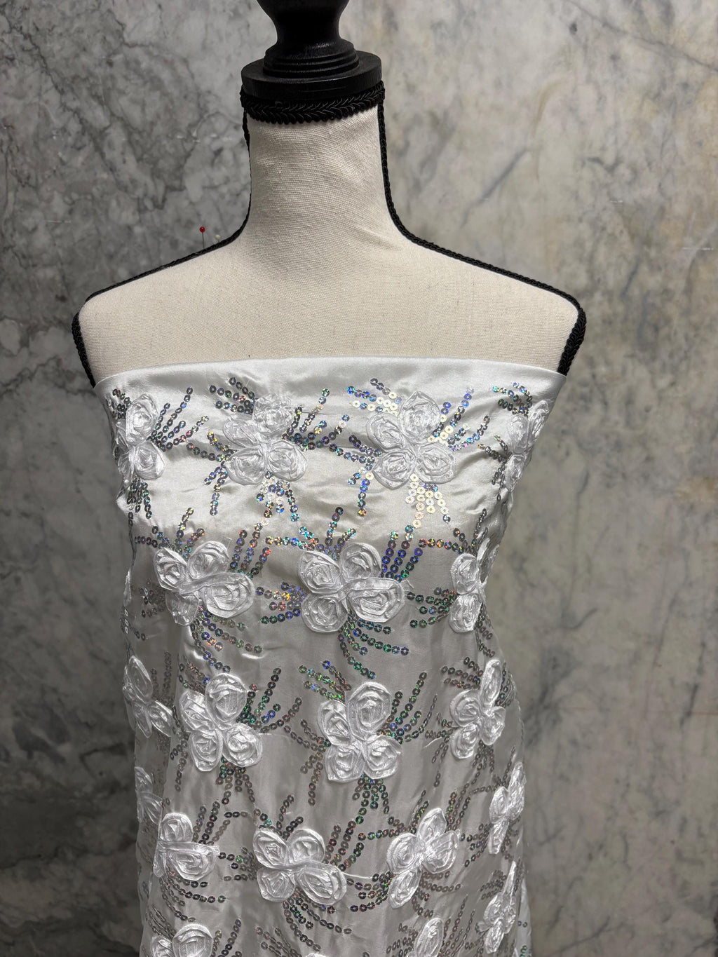 White embroidery sequence taffeta bridal fabric. design JH-120529-1.rose bud pattern. tela de encaje de color blanco