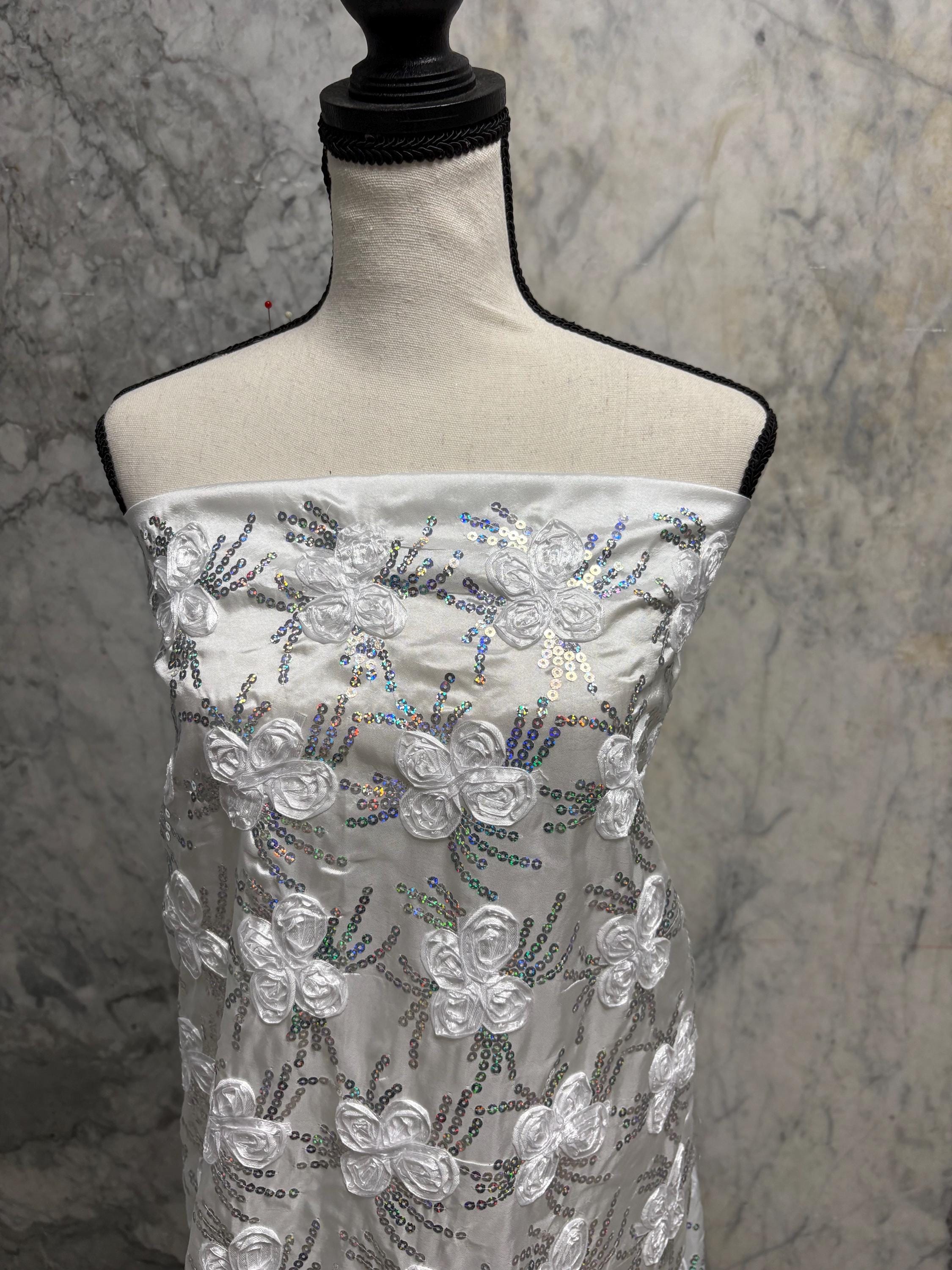 White embroidery sequence taffeta bridal fabric. design JH-120529-1.rose bud pattern. tela de encaje de color blanco