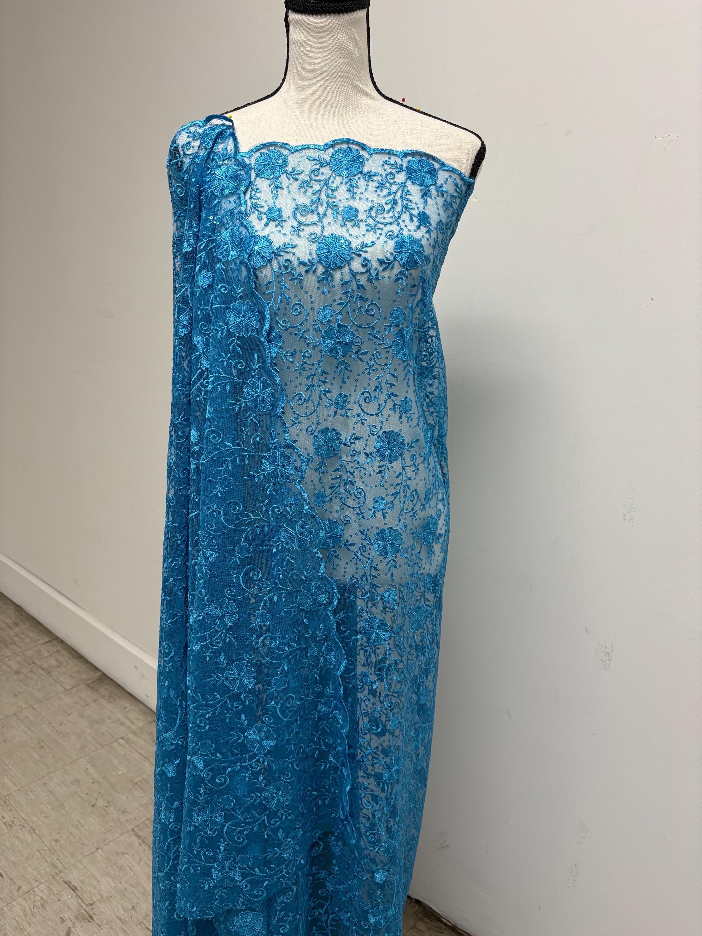 Lace color Turquoise design: , Double scalloped sequins Embroidery width 49/50"