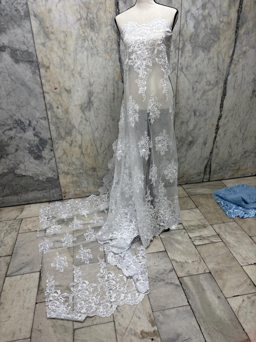 White Lace Fabric Design US50. Double scalloped sequence embroidered width 49/50 inches. condition New. sell by yard. tela de encaje blanco