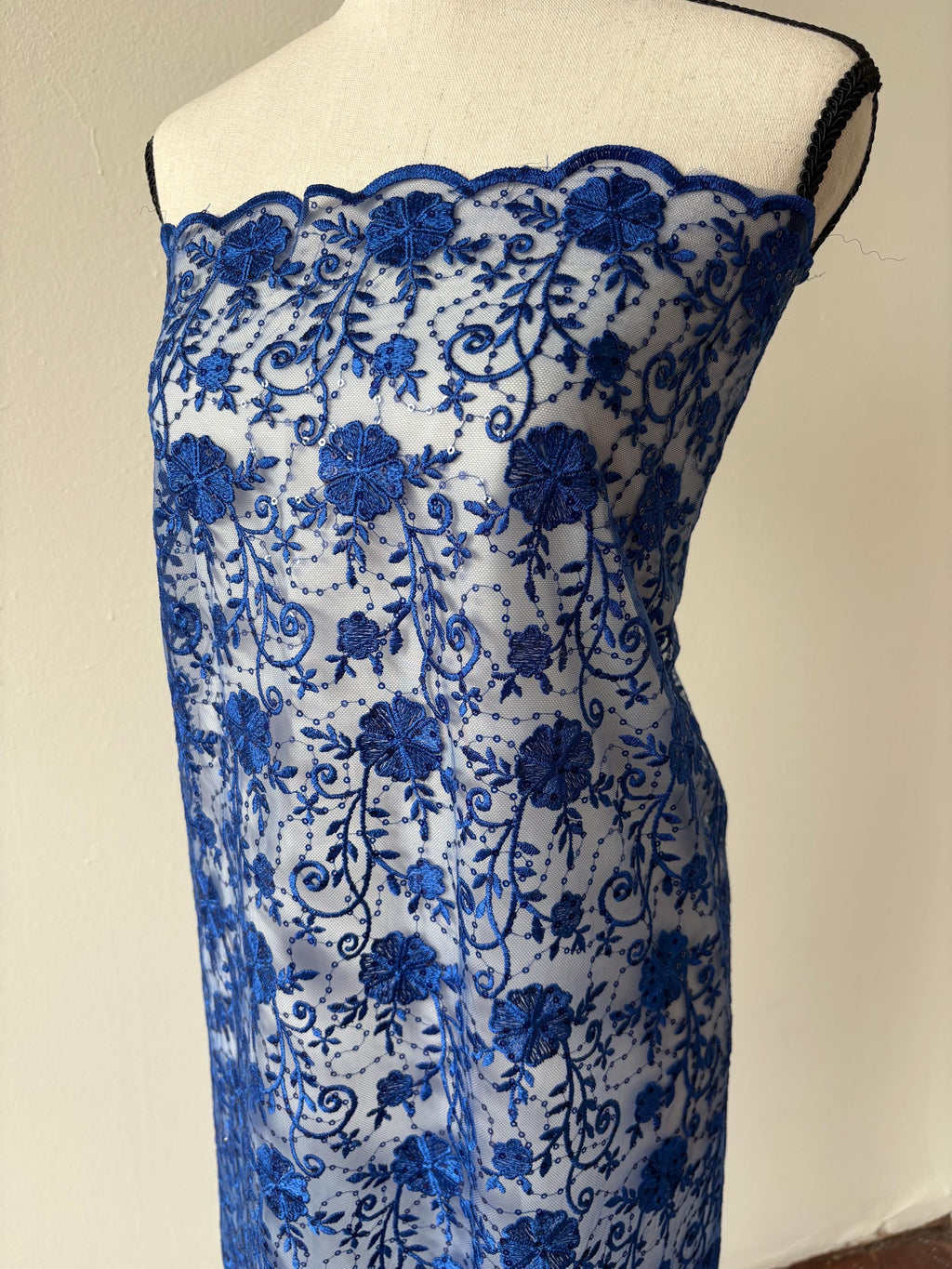Royal lace fabric double scalloped embroidery sequence width 49". Design 04331279. shop with confidence ask fro free sample.