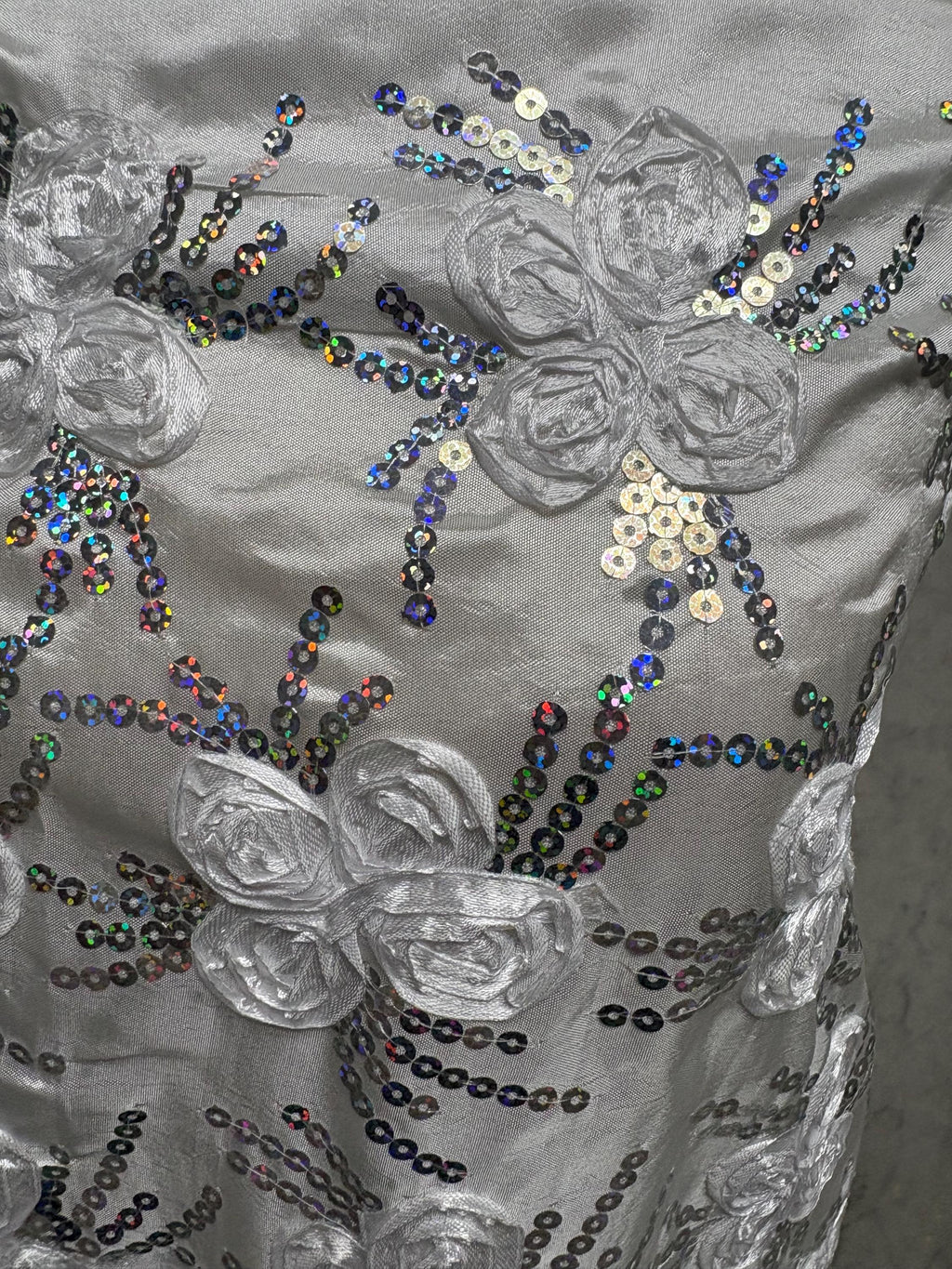 White embroidery sequence taffeta bridal fabric. design JH-120529-1.rose bud pattern. tela de encaje de color blanco