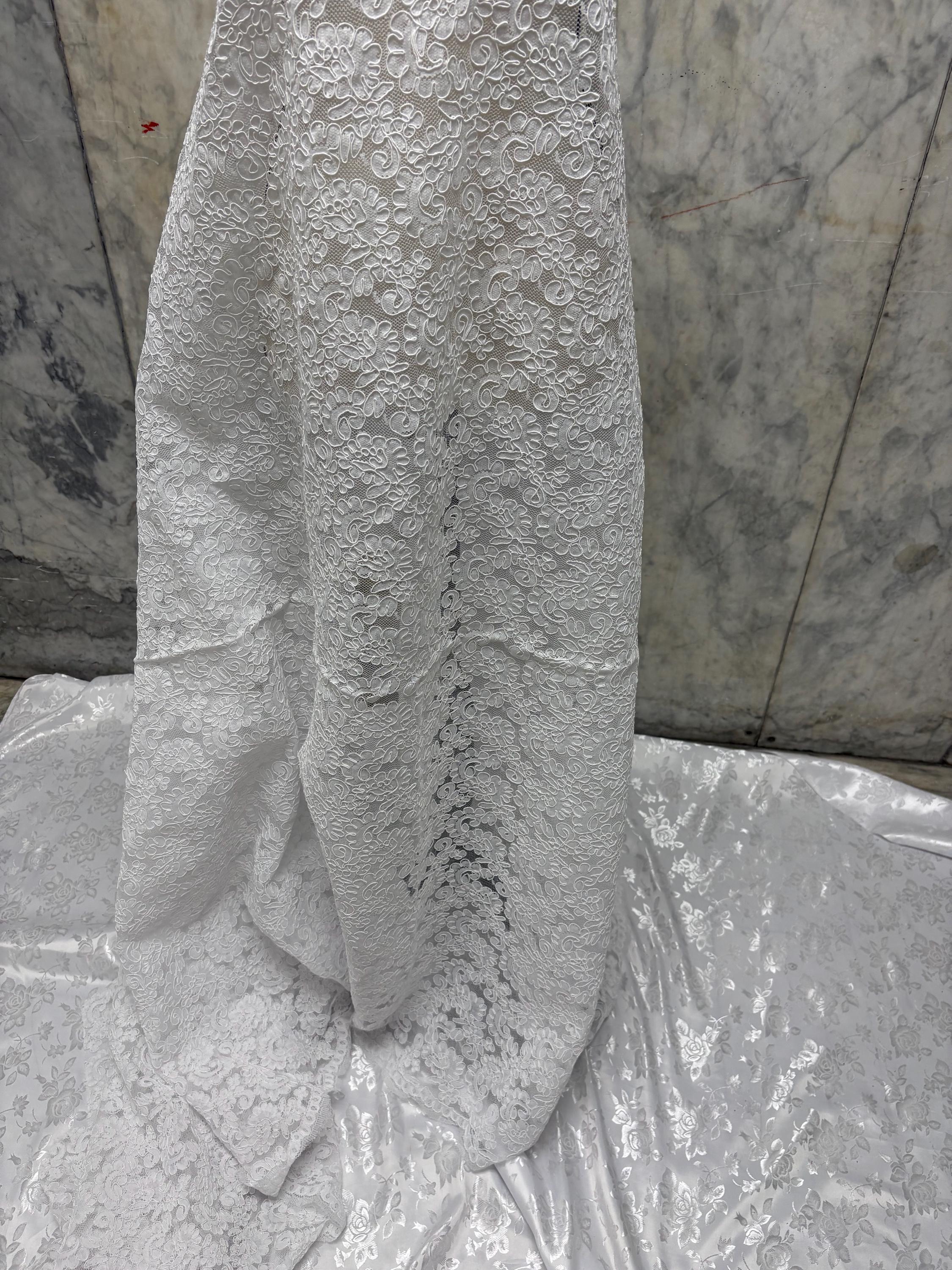 White French lace Design 612C. Bridal Lace Embroidery Lot NAS. tela de encaje de color blanco