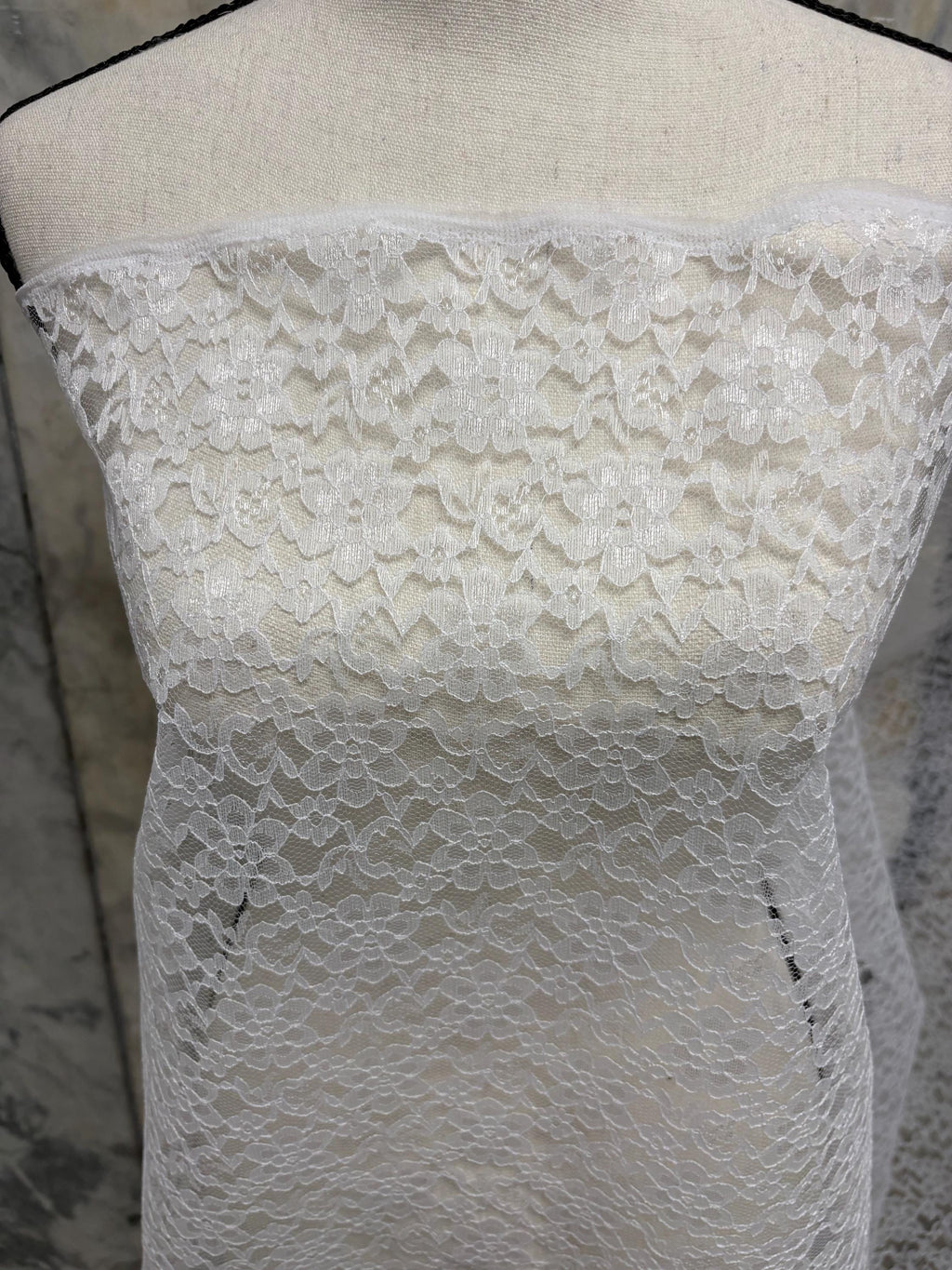 White Rachel Lace fabric design RP width 59". tela de encaje de color blanco