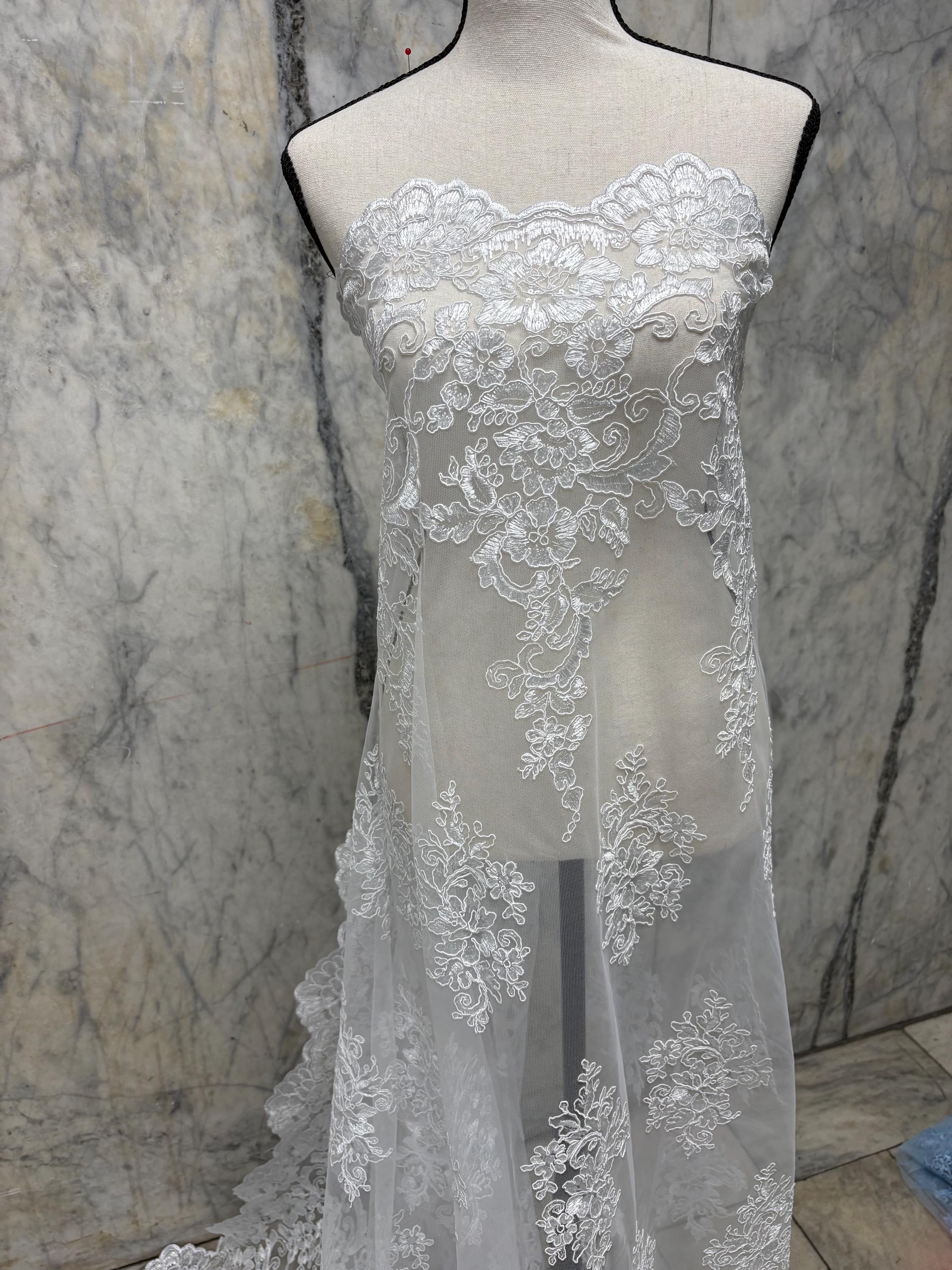 White Lace Fabric Design US50. Double scalloped sequence embroidered width 49/50 inches. condition New. sell by yard. tela de encaje blanco