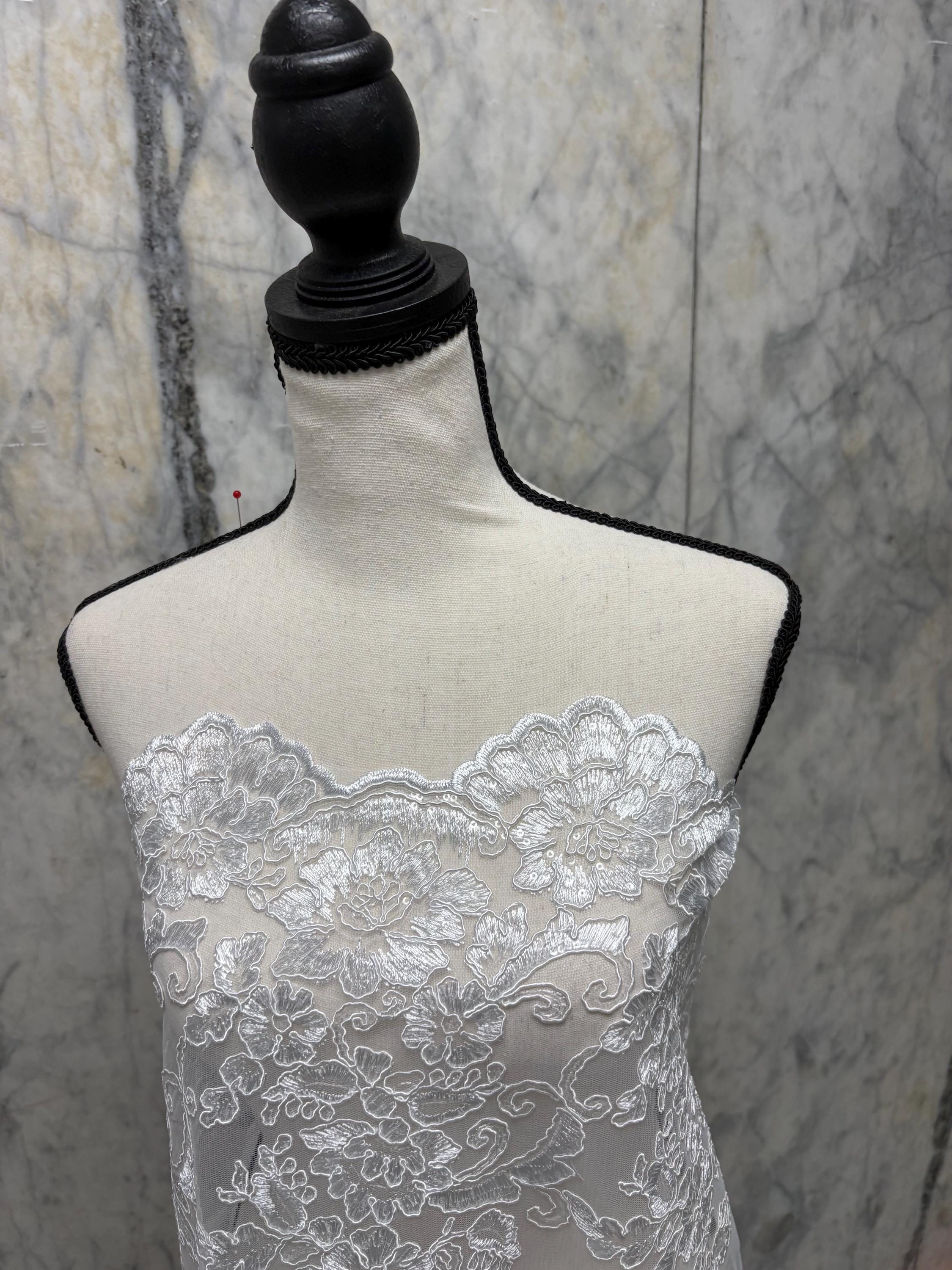 White Lace Fabric Design US50. Double scalloped sequence embroidered width 49/50 inches. condition New. sell by yard. tela de encaje blanco