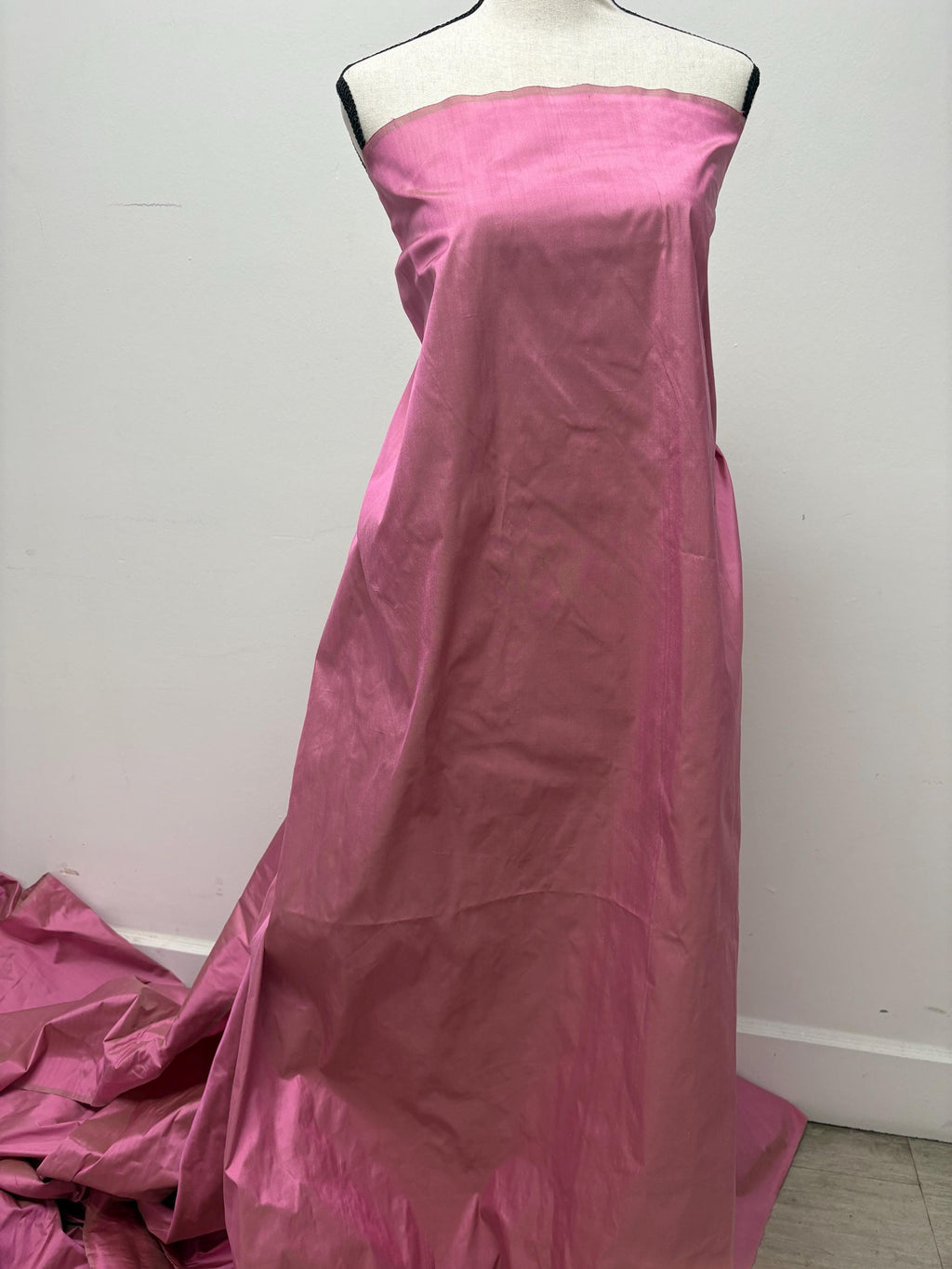 100% silk Taffeta fabric - dusty rose 2259 - 54" width