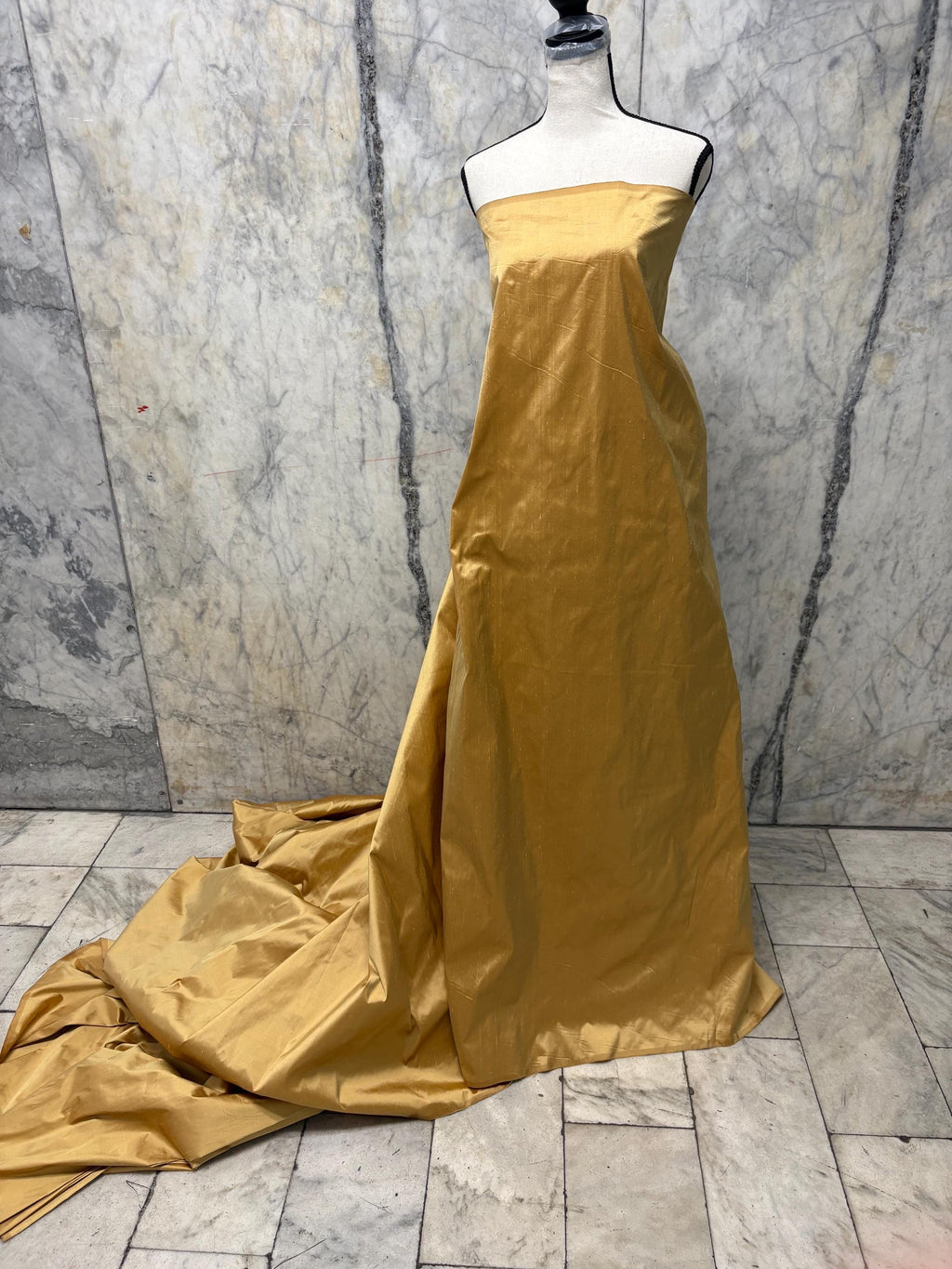 100% silk Taffeta fabric - Gold 2217 A - 54" Width