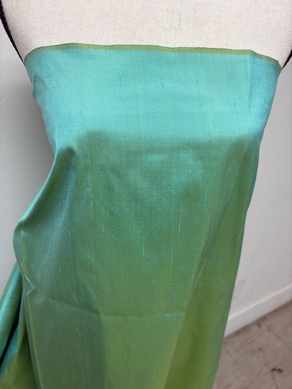 100% silk Taffeta Fabric - Tiffany - 54" width